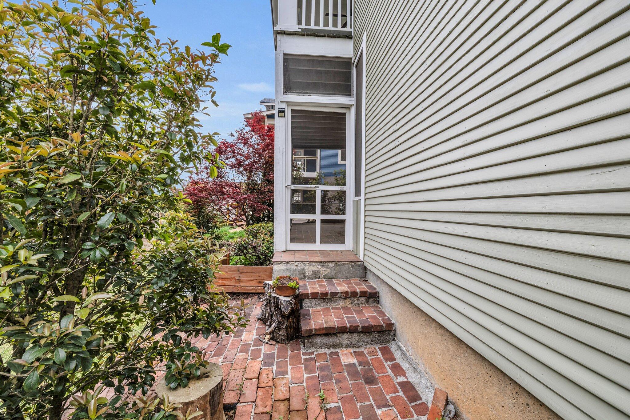 212 Jarnigan Avenue