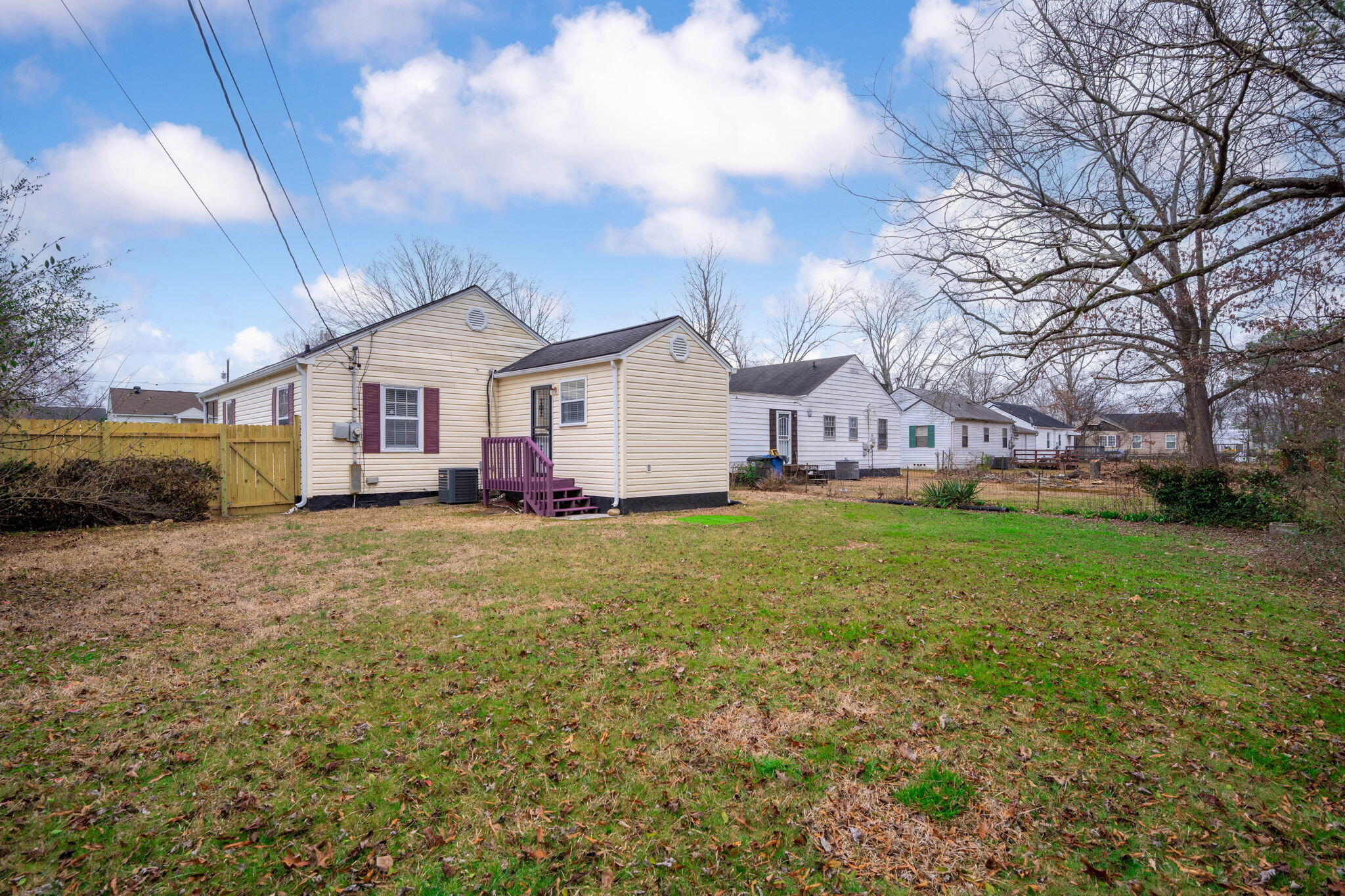 4914 Carolyn Lane