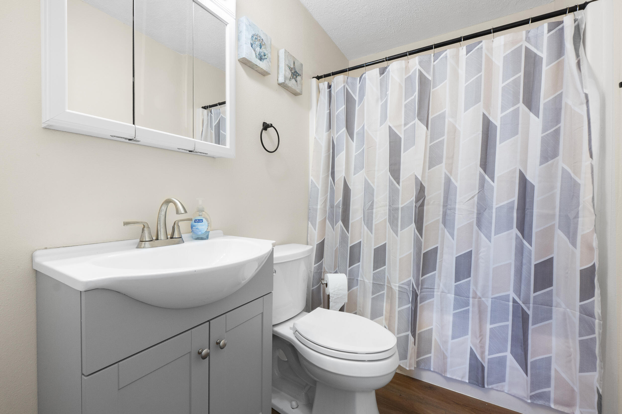 16127 Lakewood Drive