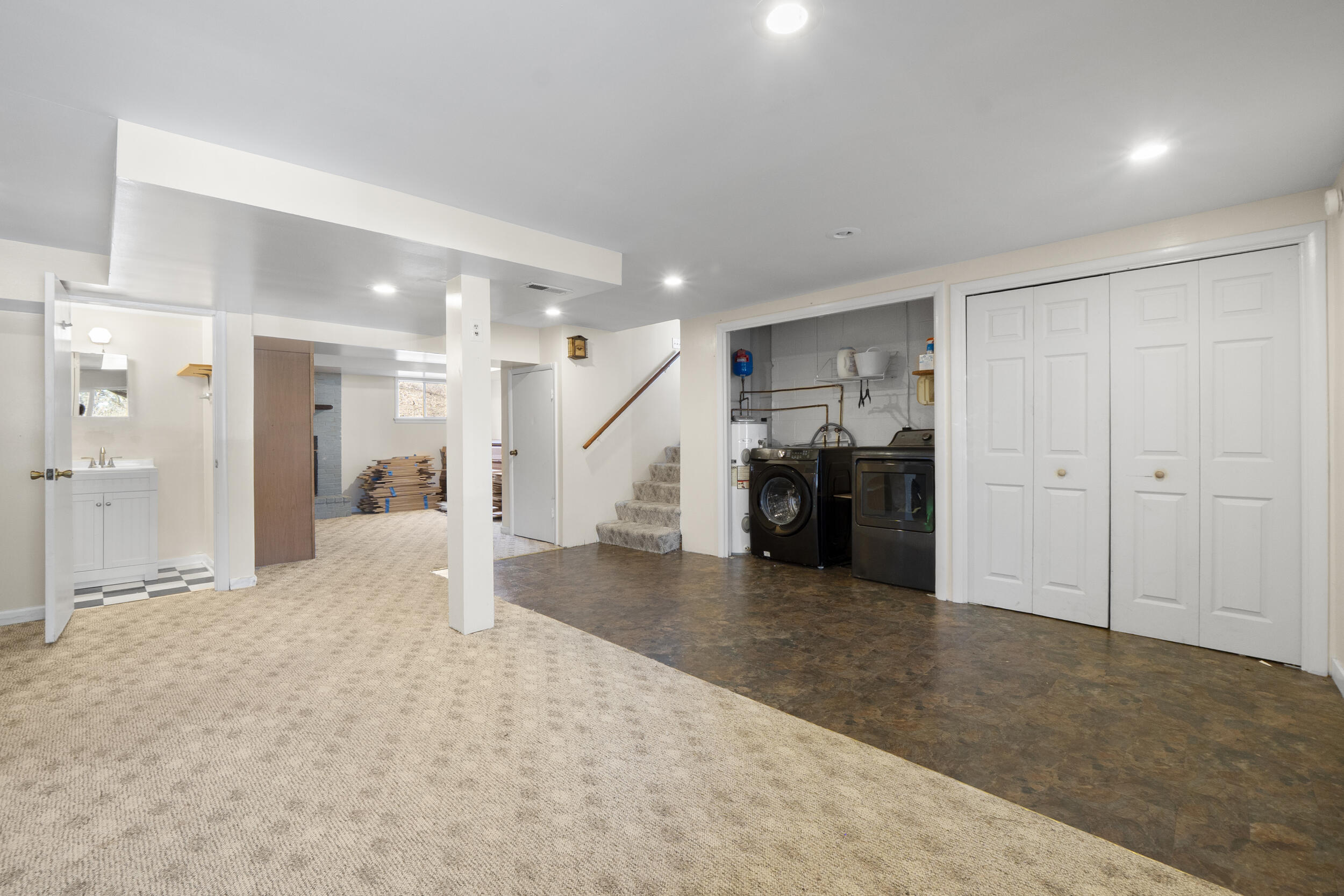 16127 Lakewood Drive