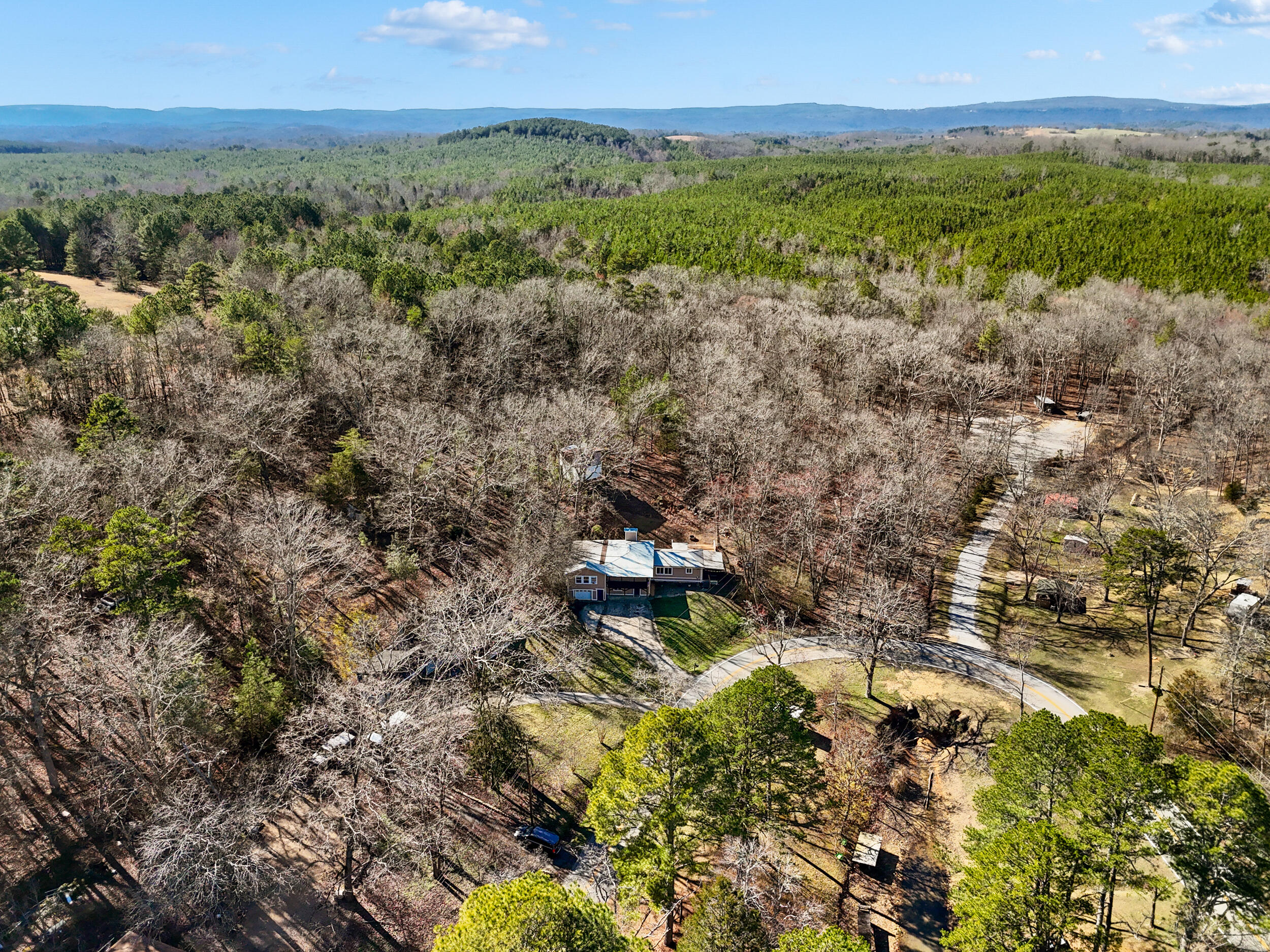 16127 Lakewood Drive