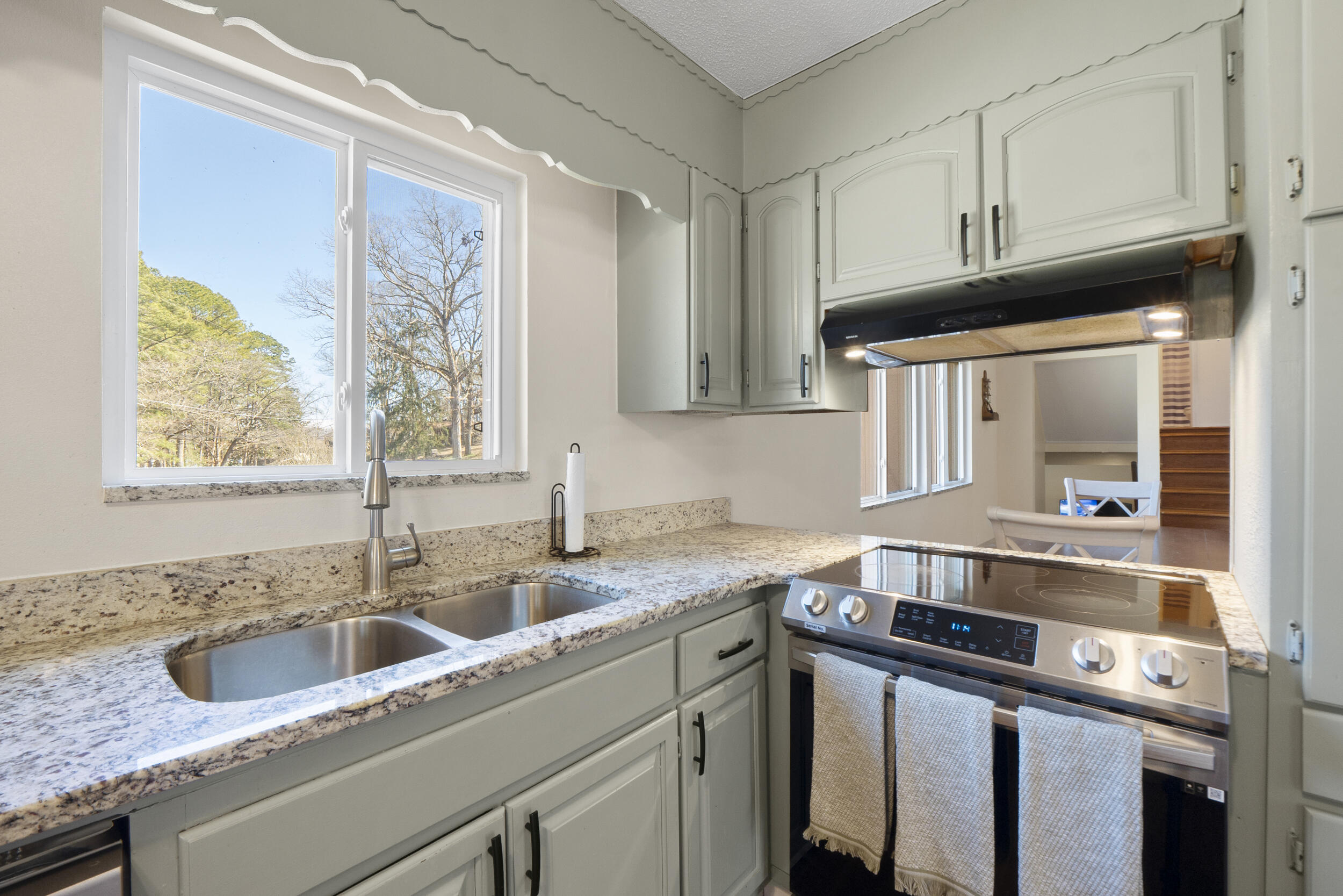 16127 Lakewood Drive