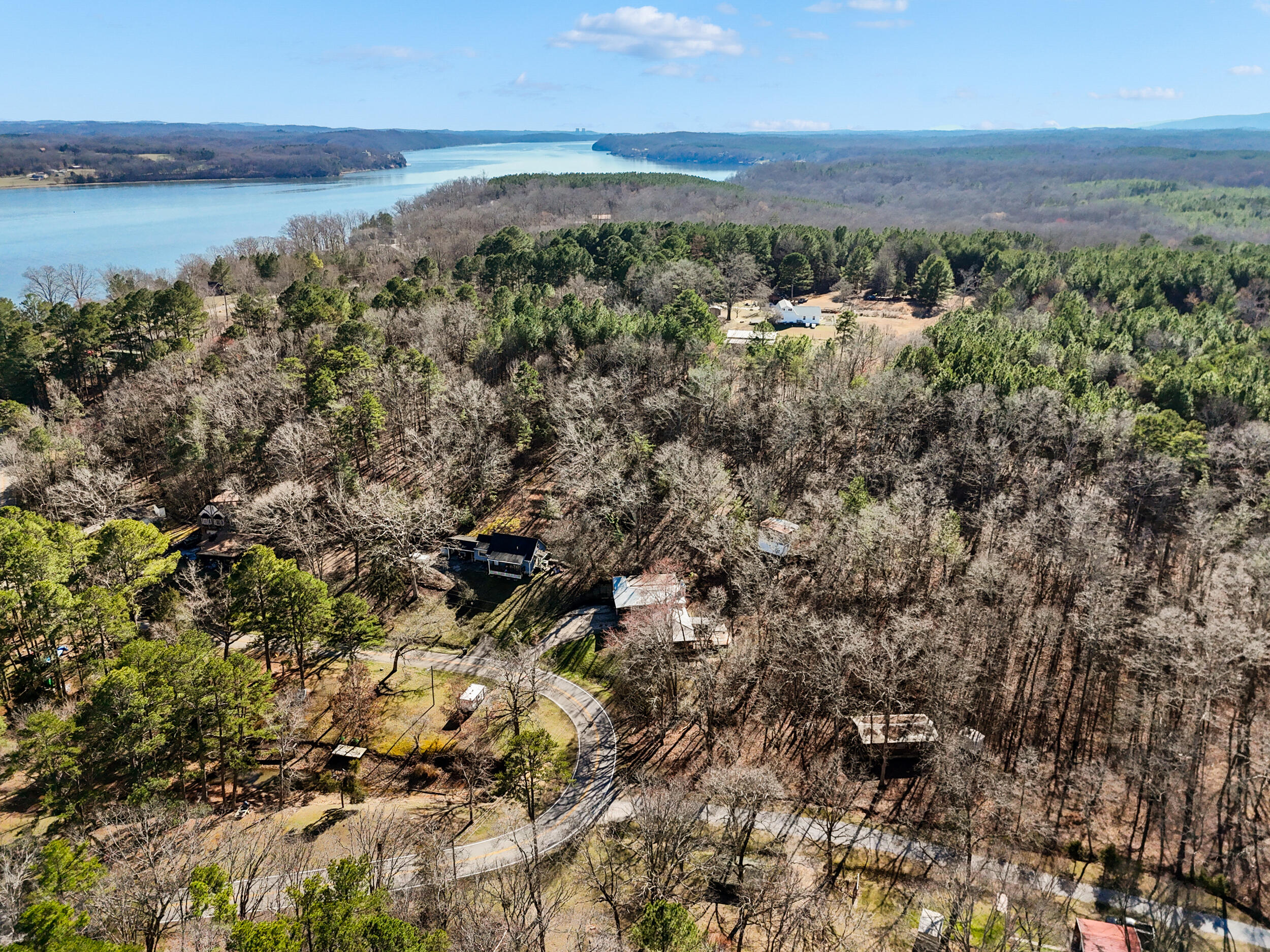 16127 Lakewood Drive