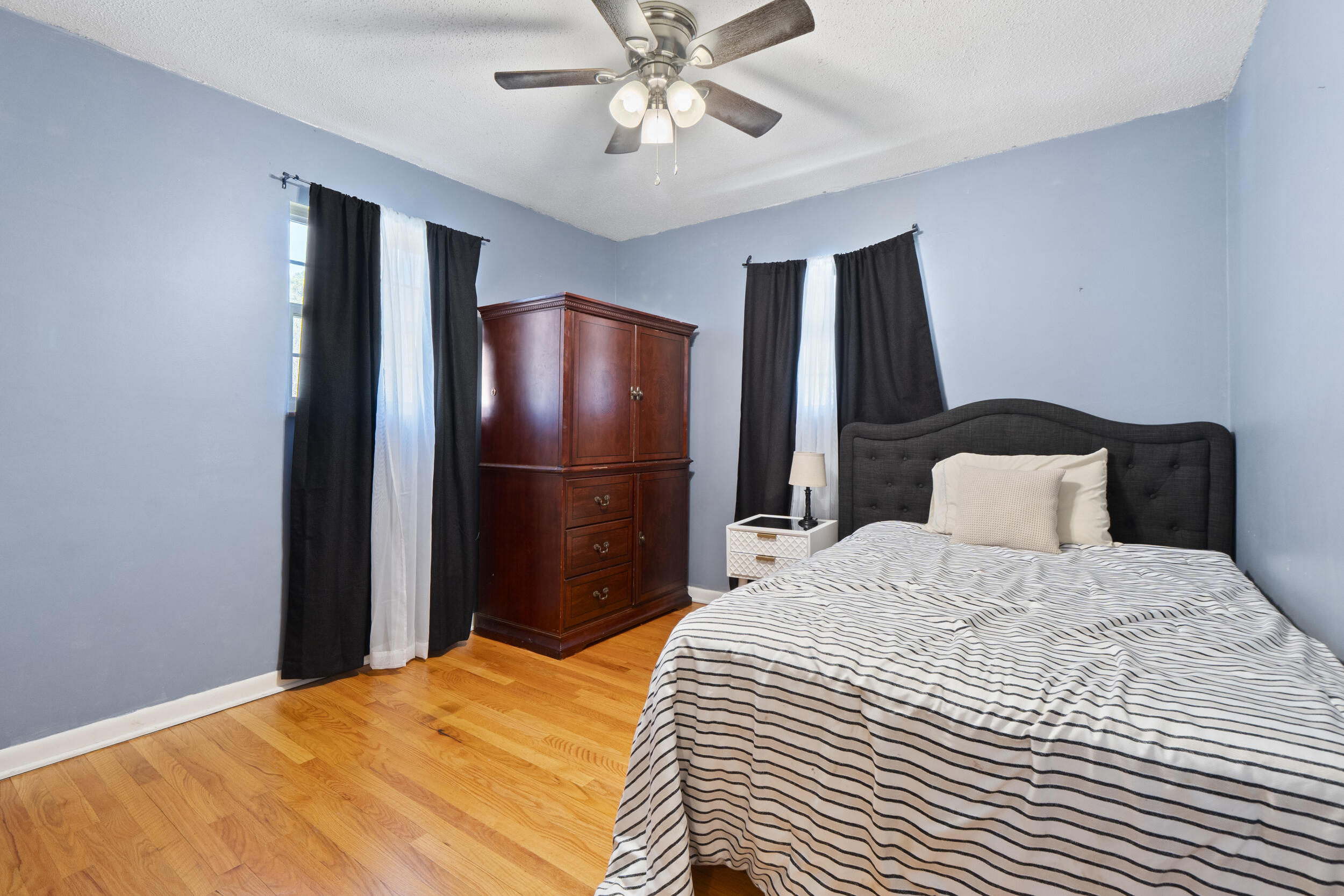 16127 Lakewood Drive