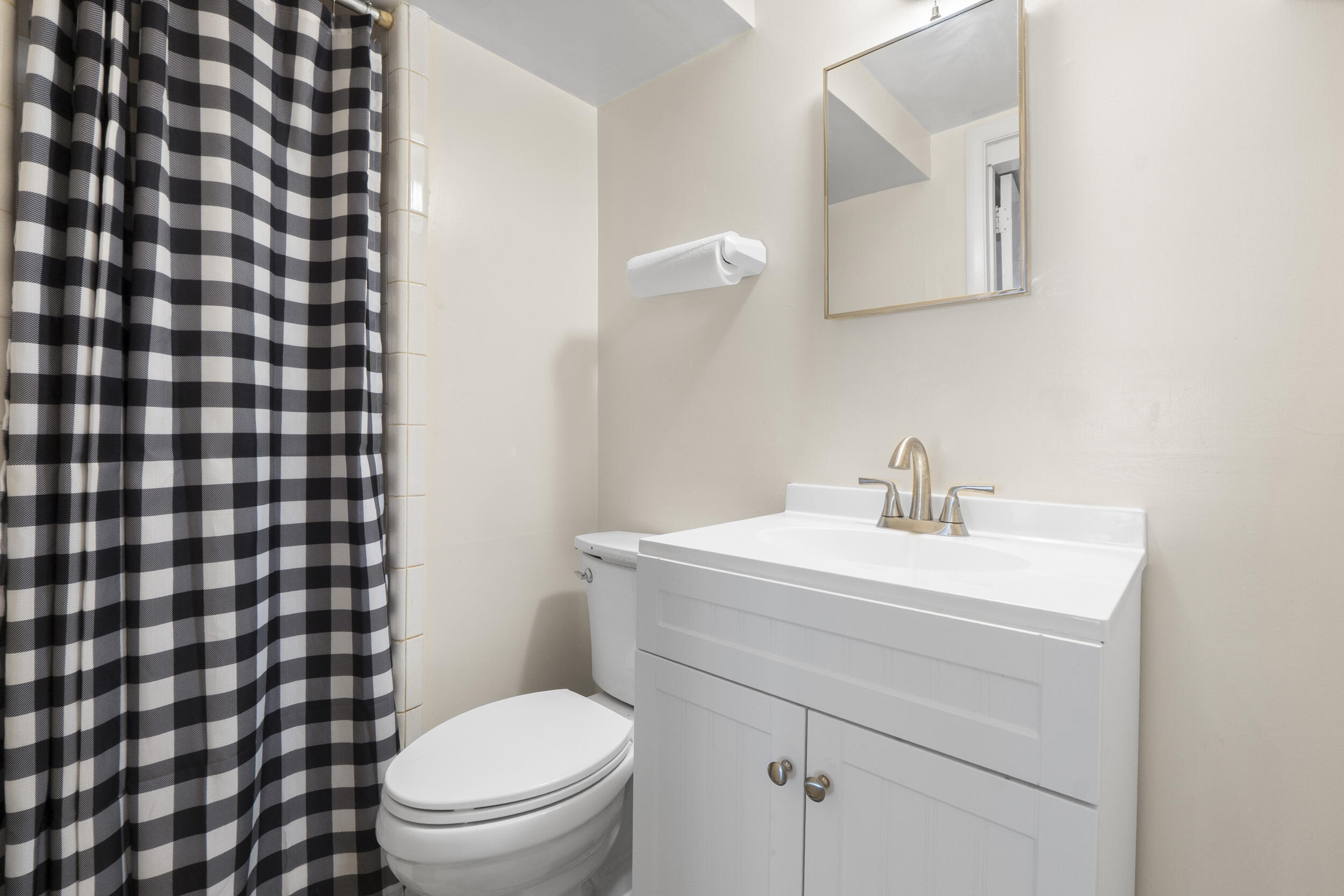 16127 Lakewood Drive