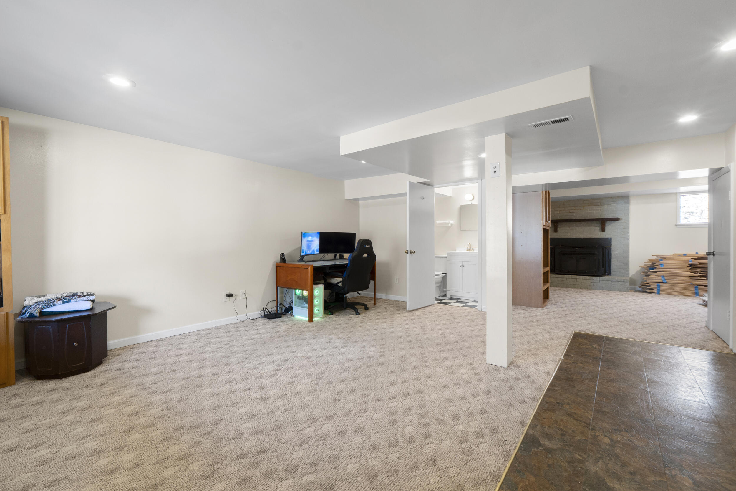 16127 Lakewood Drive