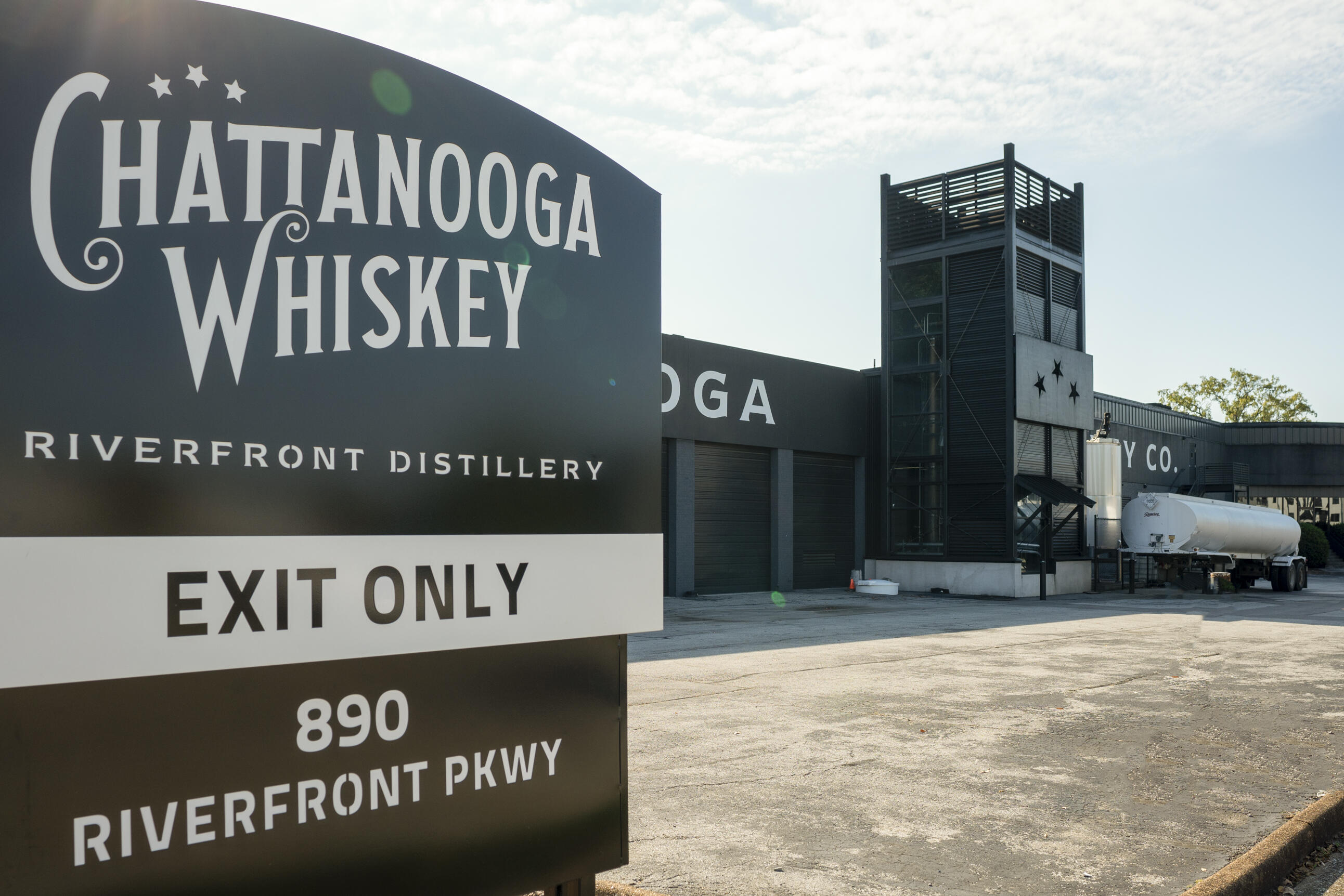 782 Riverfront Parkway, 123