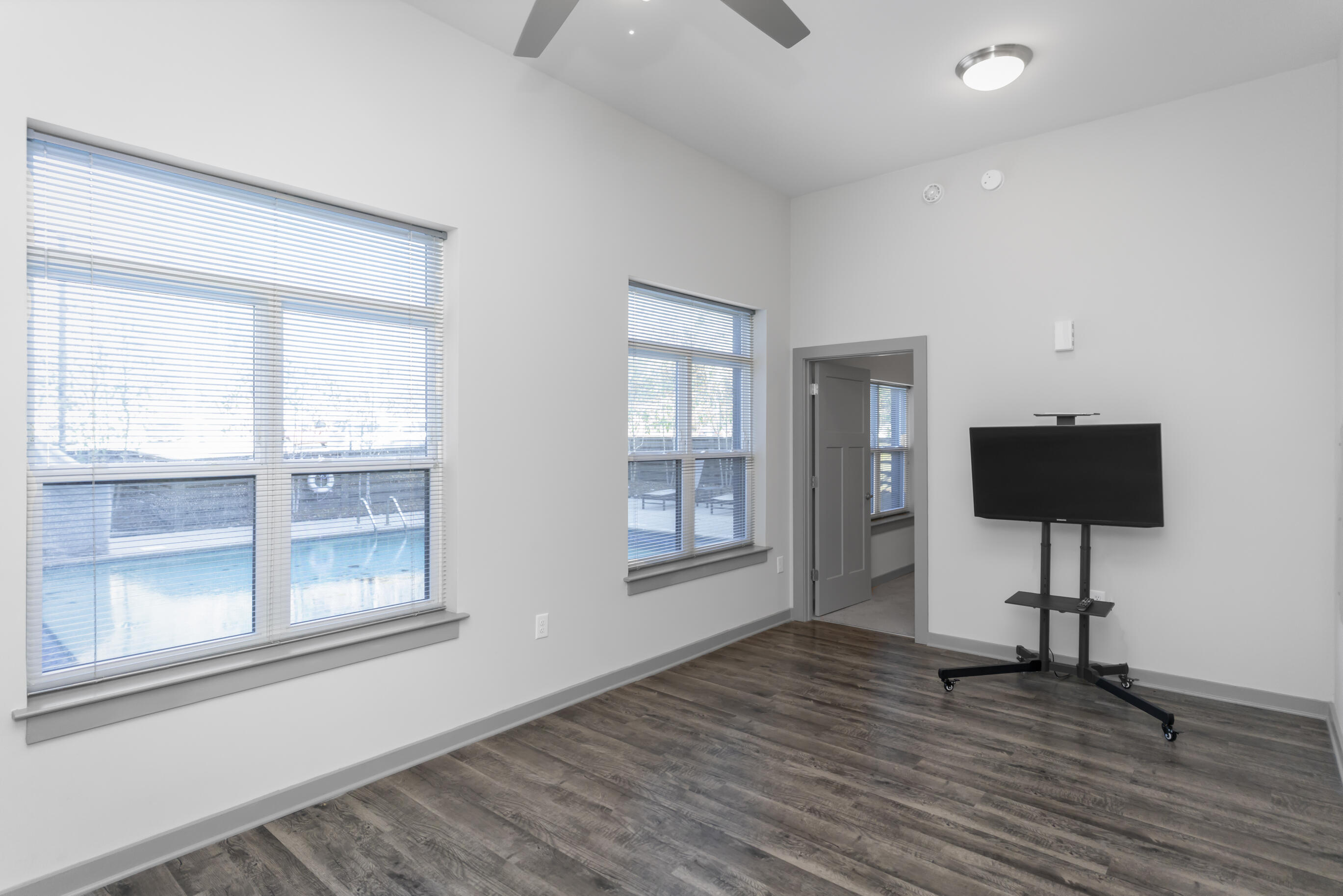 782 Riverfront Parkway, 123