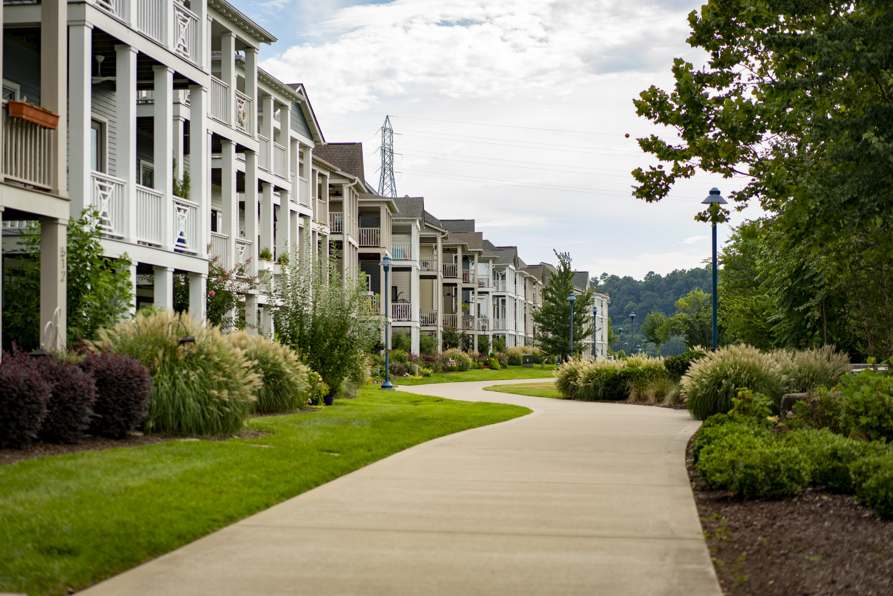 782 Riverfront Parkway, 123