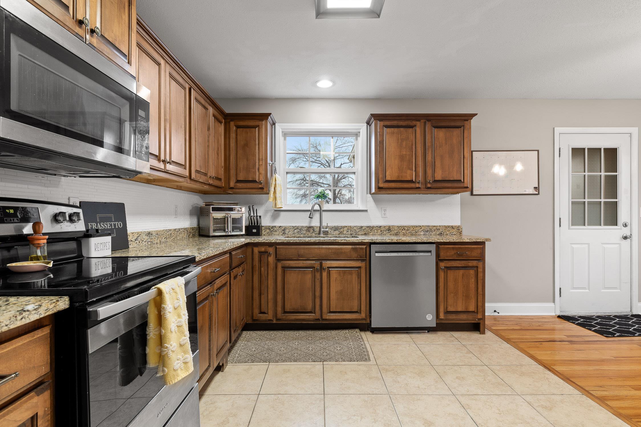 208 Home Place Court SE