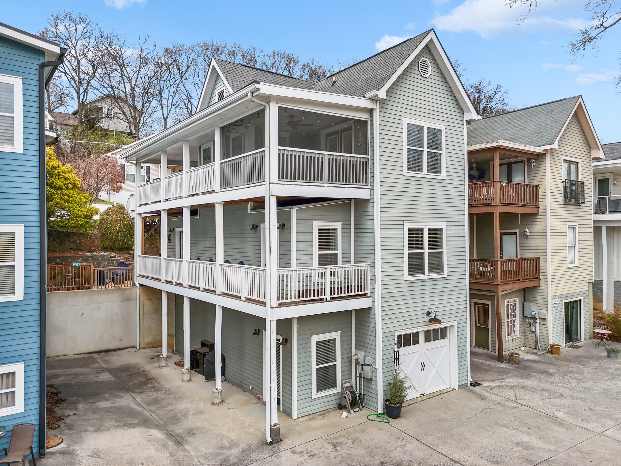 212 Baker Street