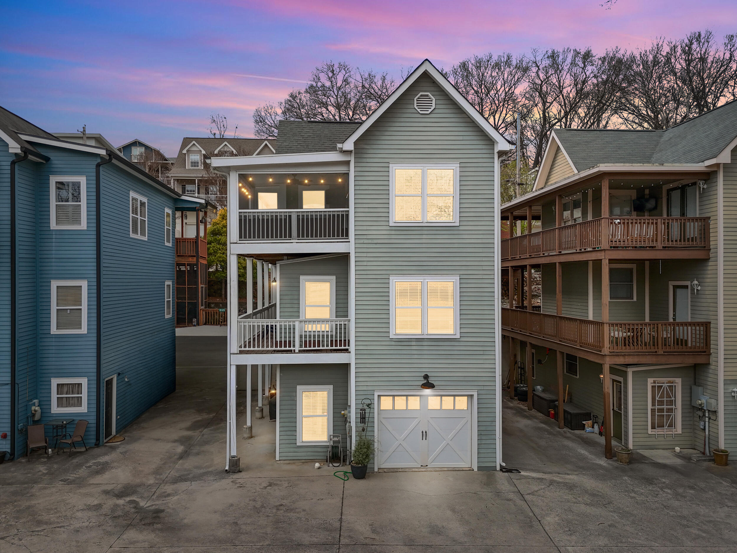 212 Baker Street