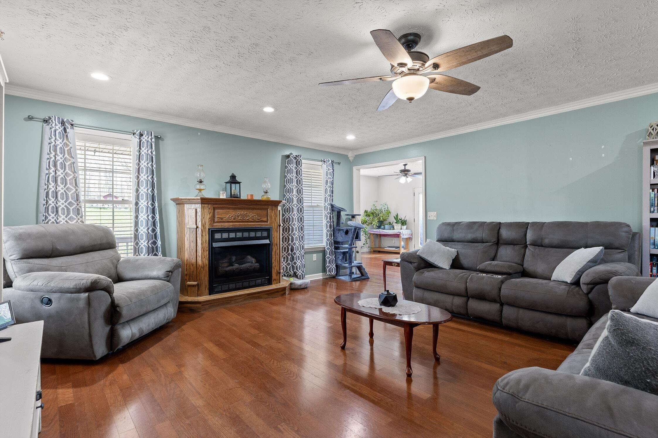 925 S Magnolia Avenue