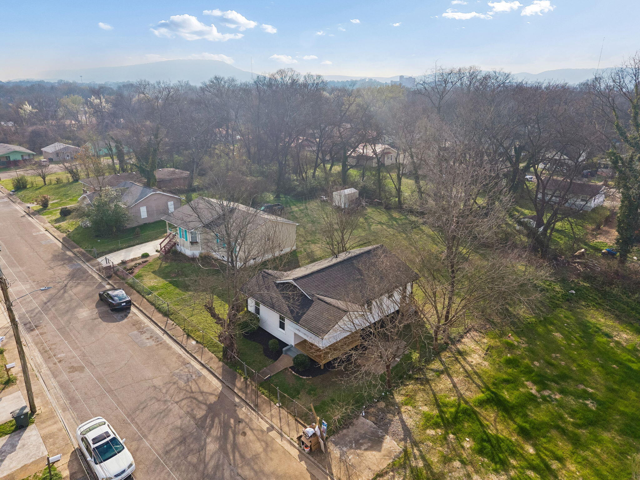 1009 N Hawthorne Street