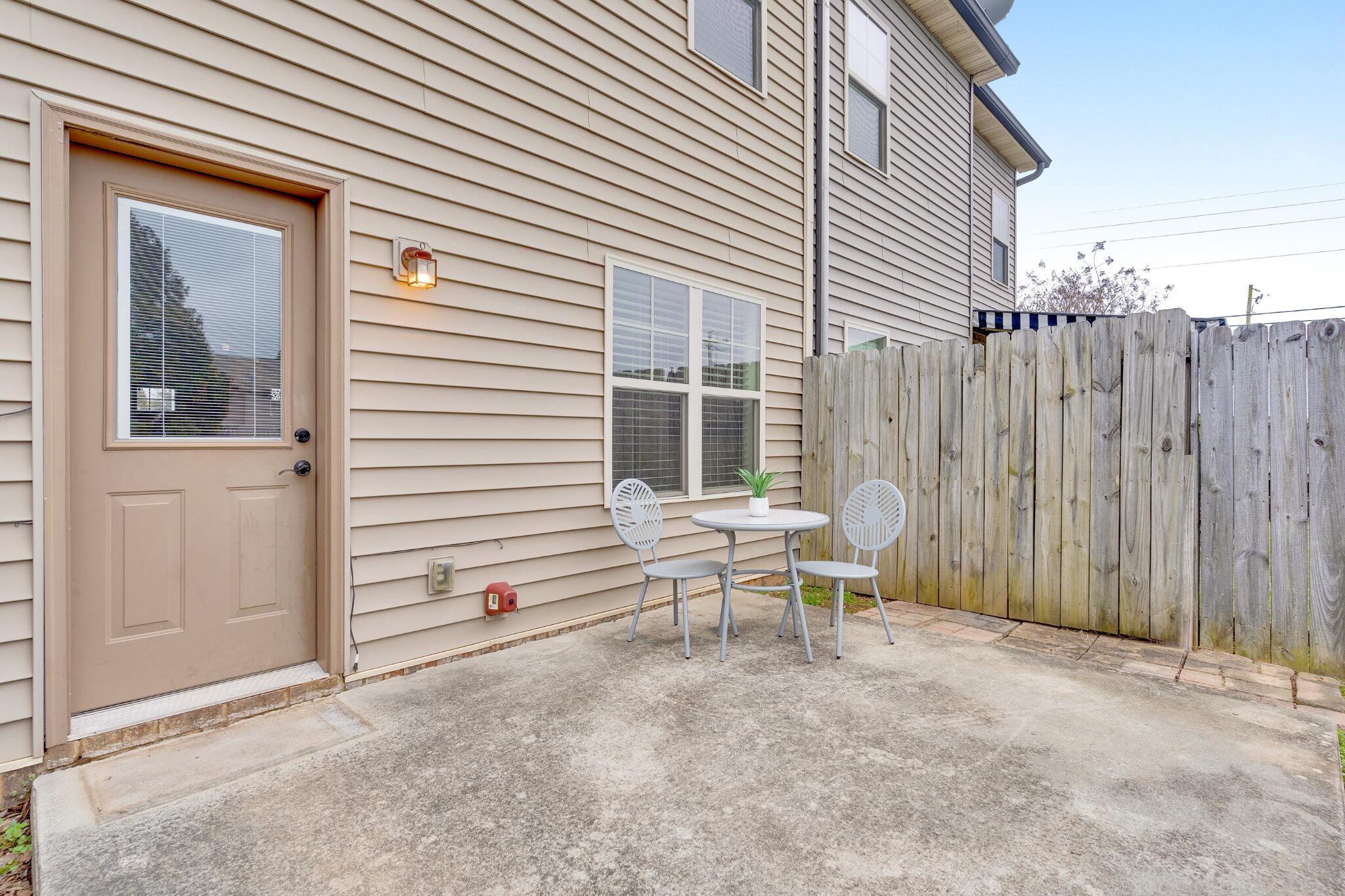 105 NE Bellingham Drive