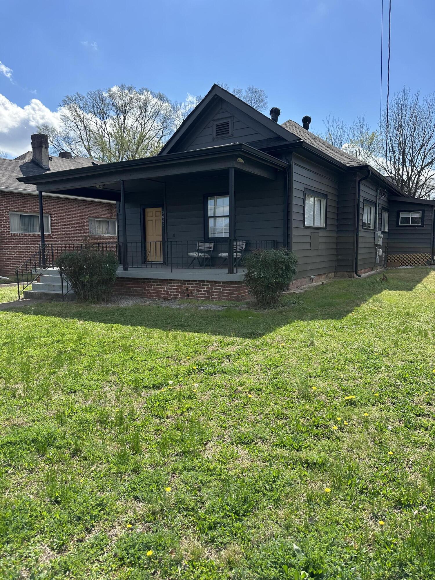 2000 E 5th Street