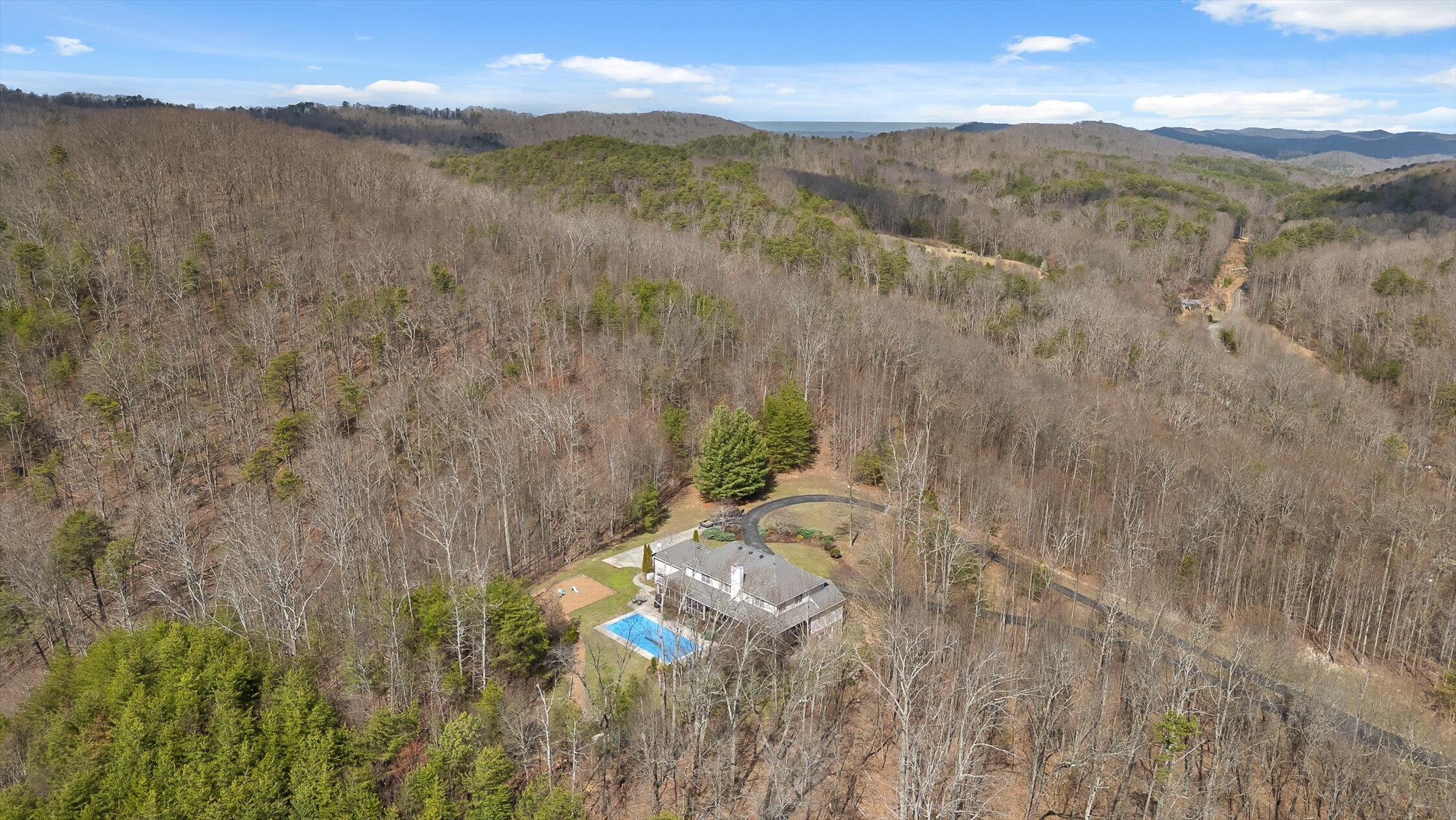 1250 Owl Hollow Road, McDonald