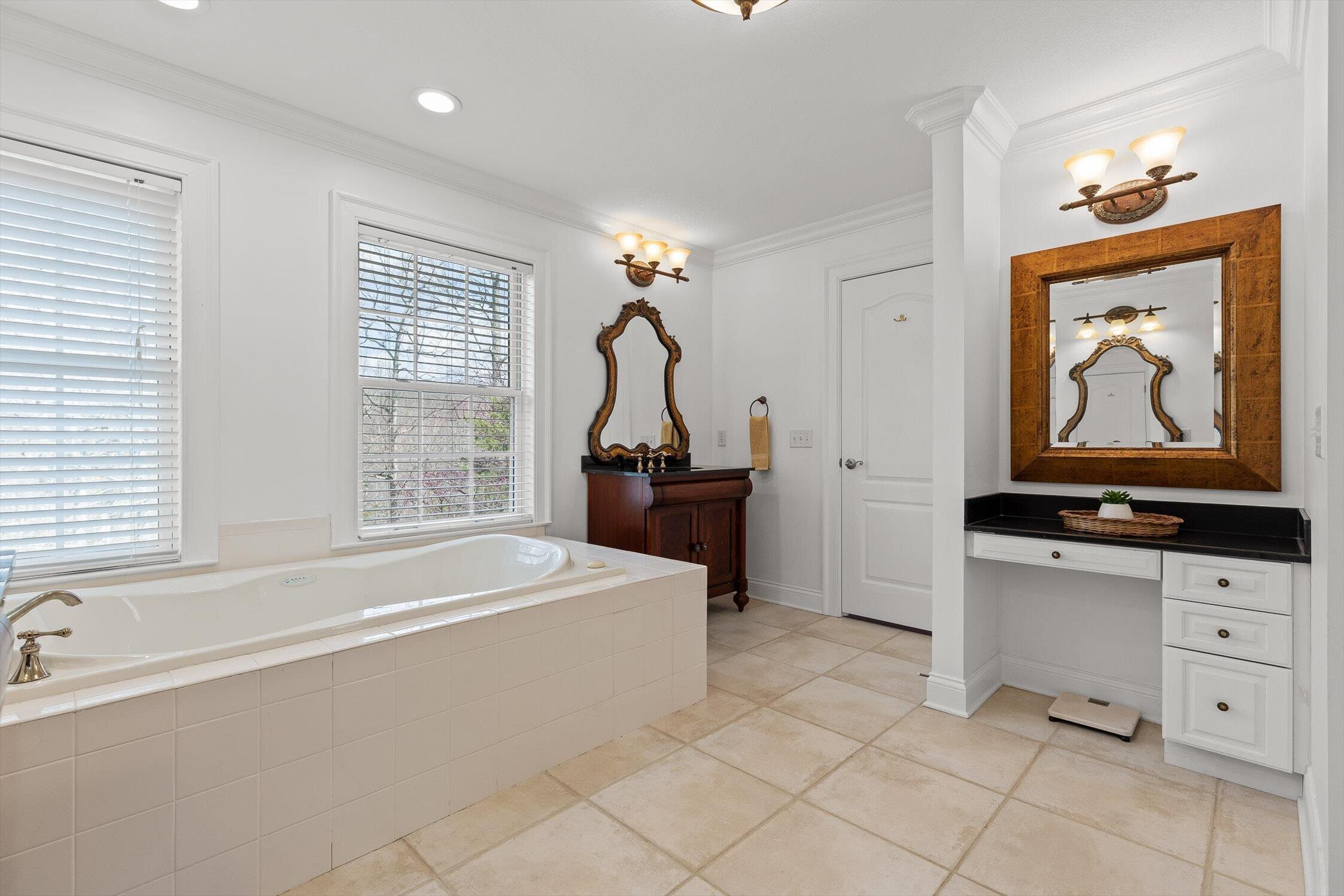 1250 Owl Hollow Road, McDonald