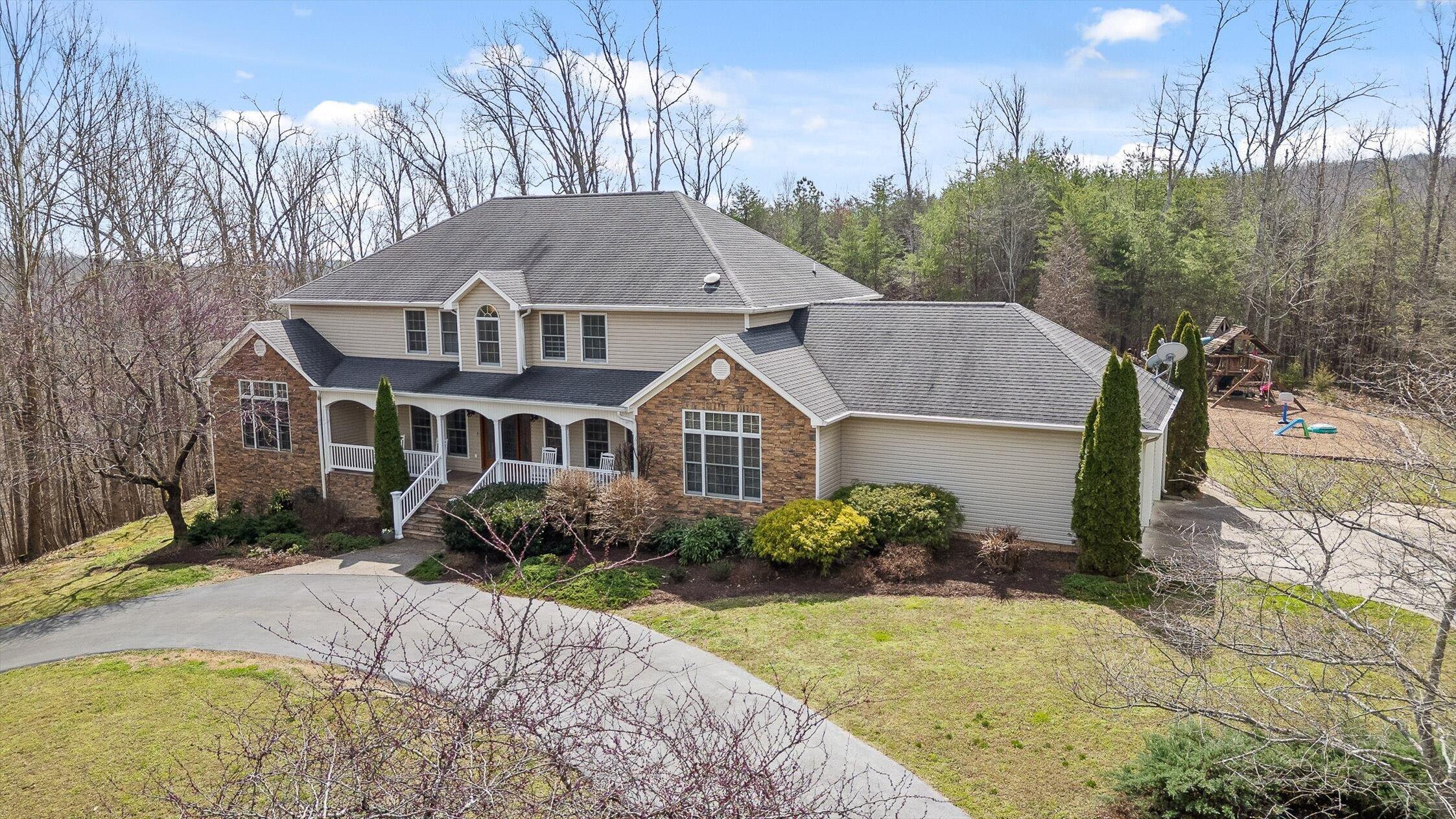 1250 Owl Hollow Road, McDonald