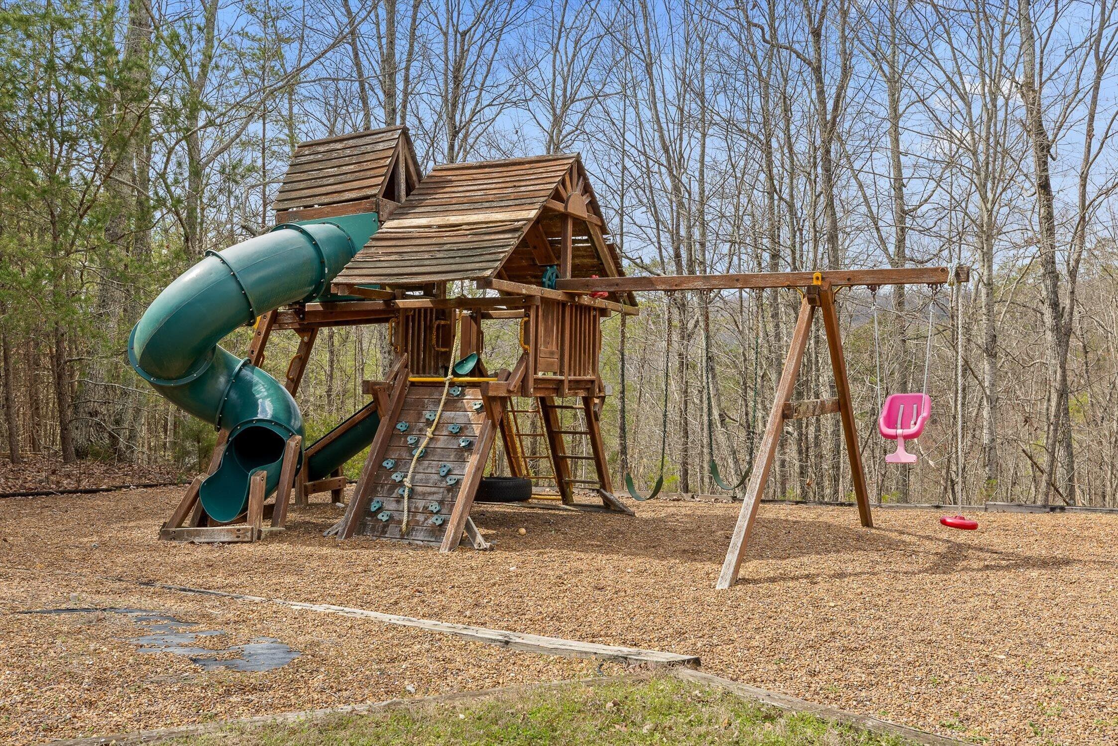 1250 Owl Hollow Road, McDonald