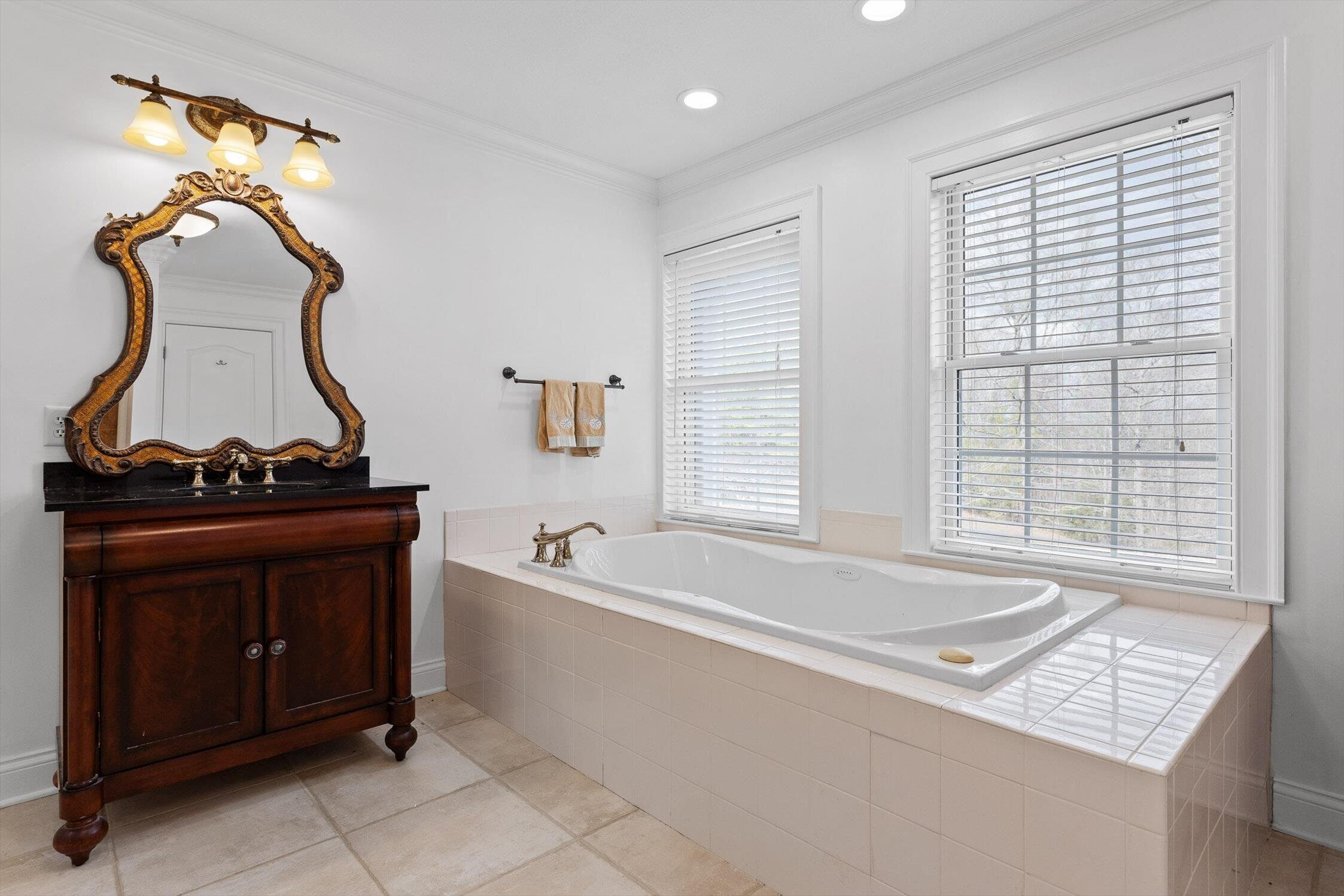 1250 Owl Hollow Road, McDonald