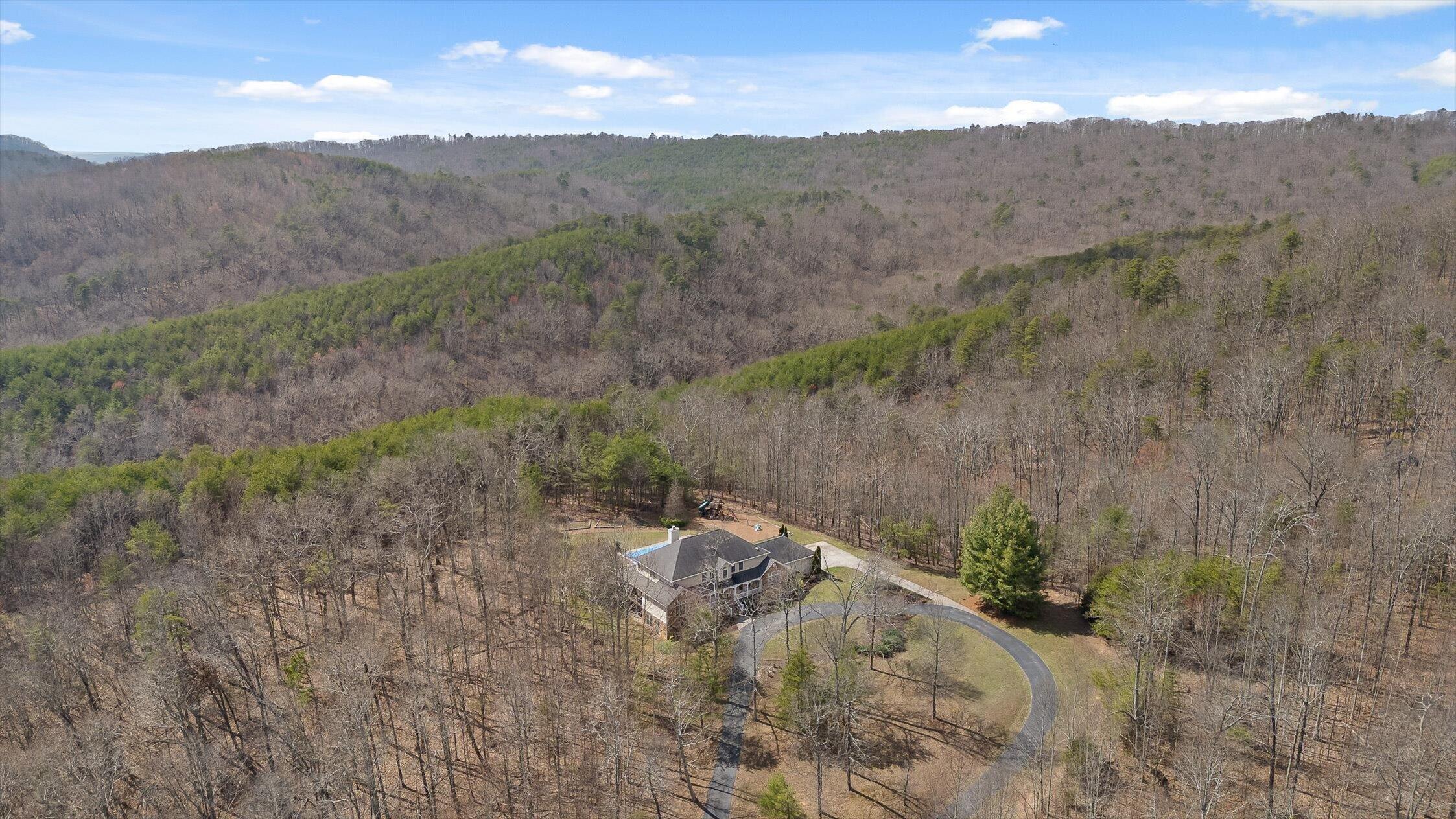 1250 Owl Hollow Road, McDonald