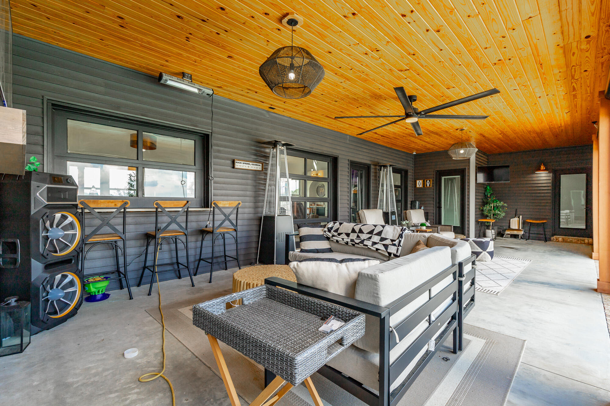 686 Bell Road, LaFayette