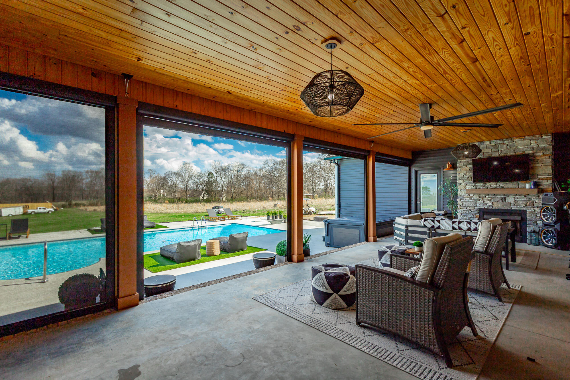 686 Bell Road, LaFayette