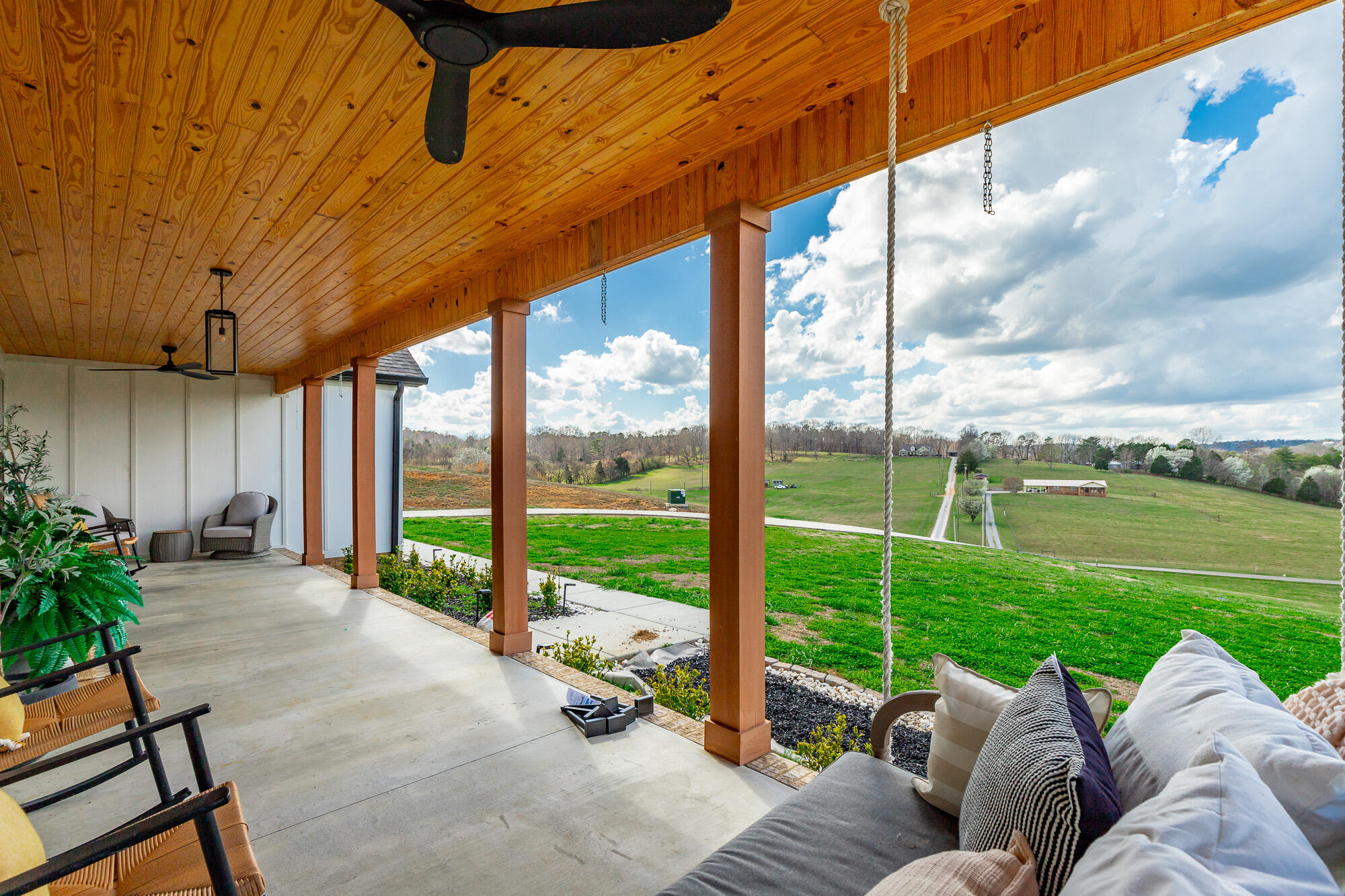 686 Bell Road, LaFayette