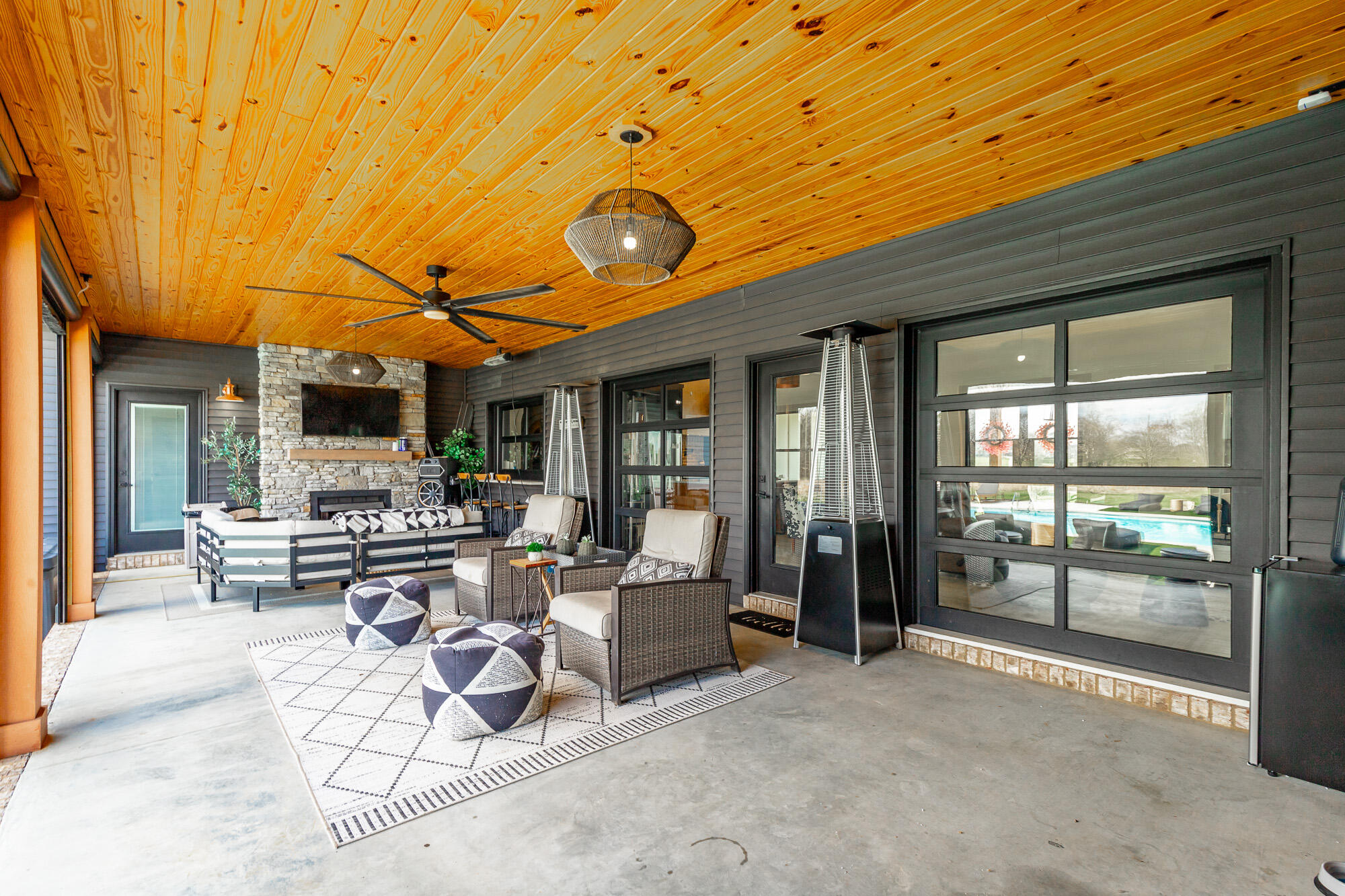 686 Bell Road, LaFayette