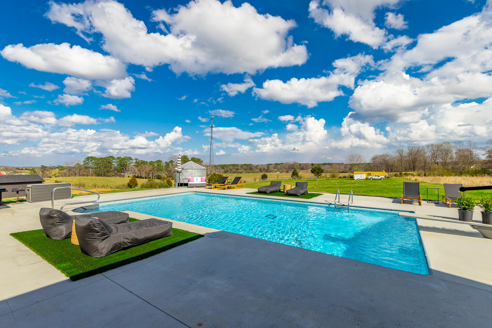 686 Bell Road, LaFayette