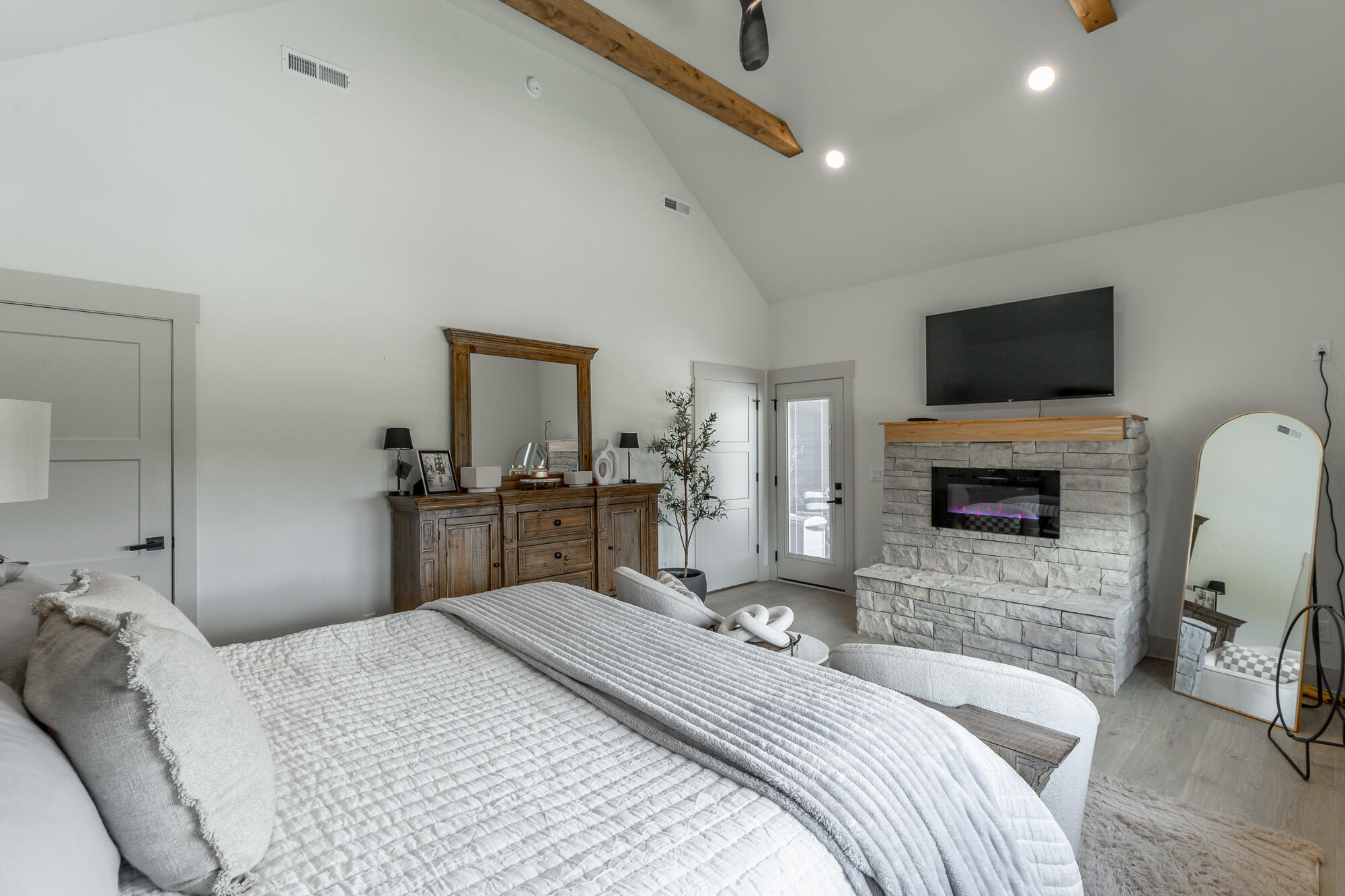 686 Bell Road, LaFayette