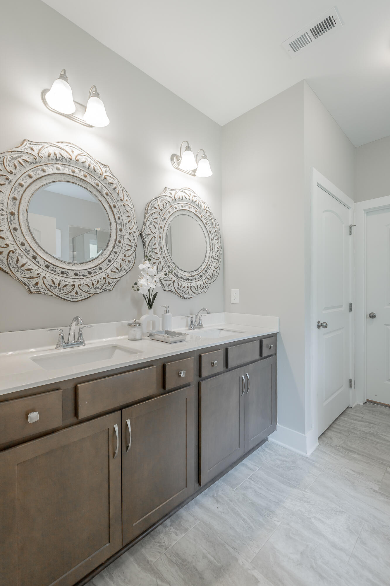 1502 Buttonwood Loop