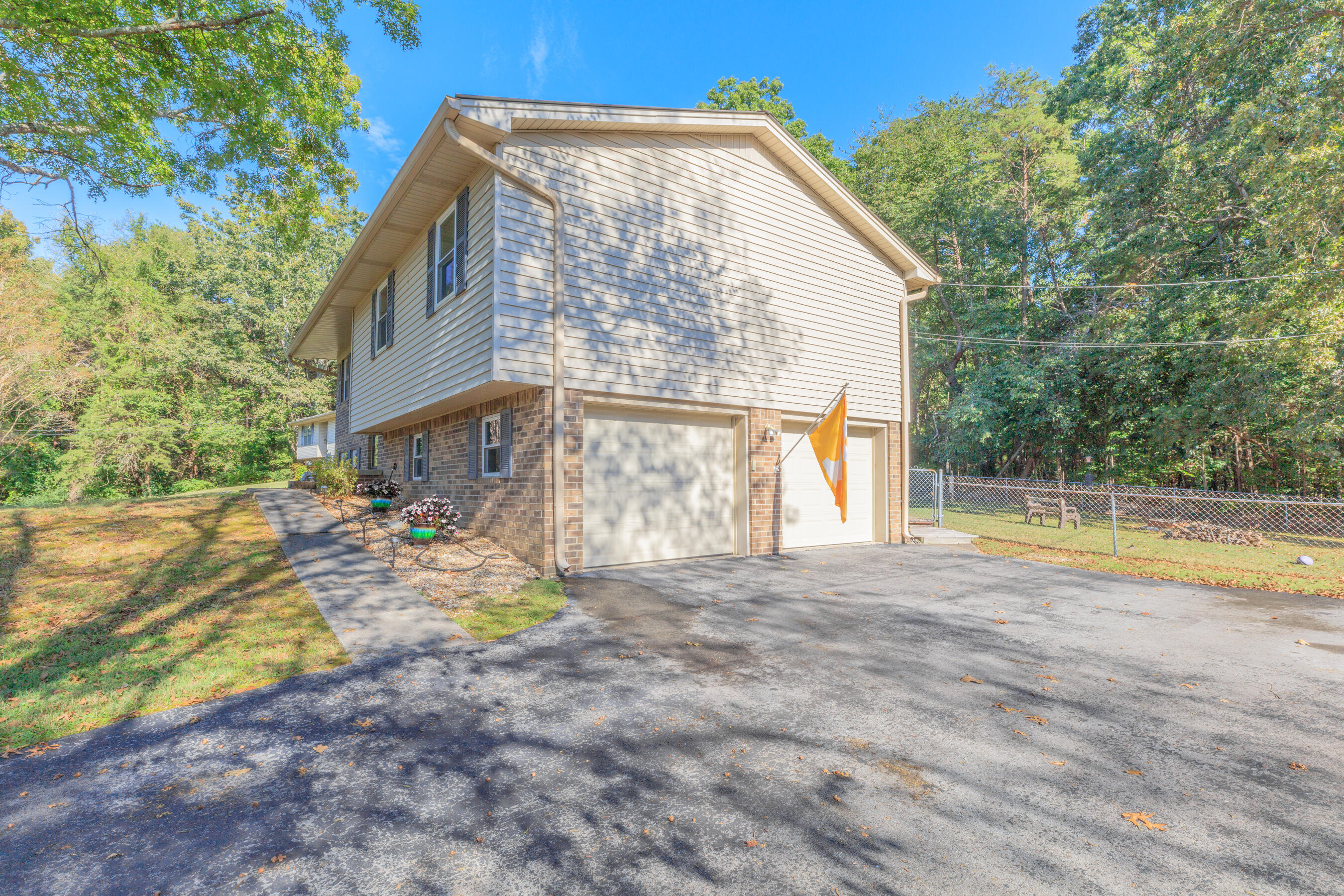 1412 Asterwood Lane NW