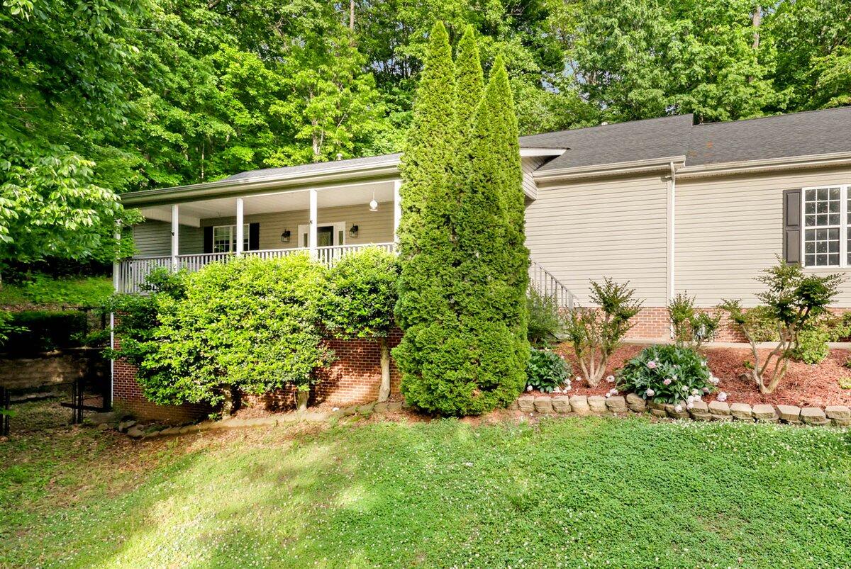 9711 Imperial Drive