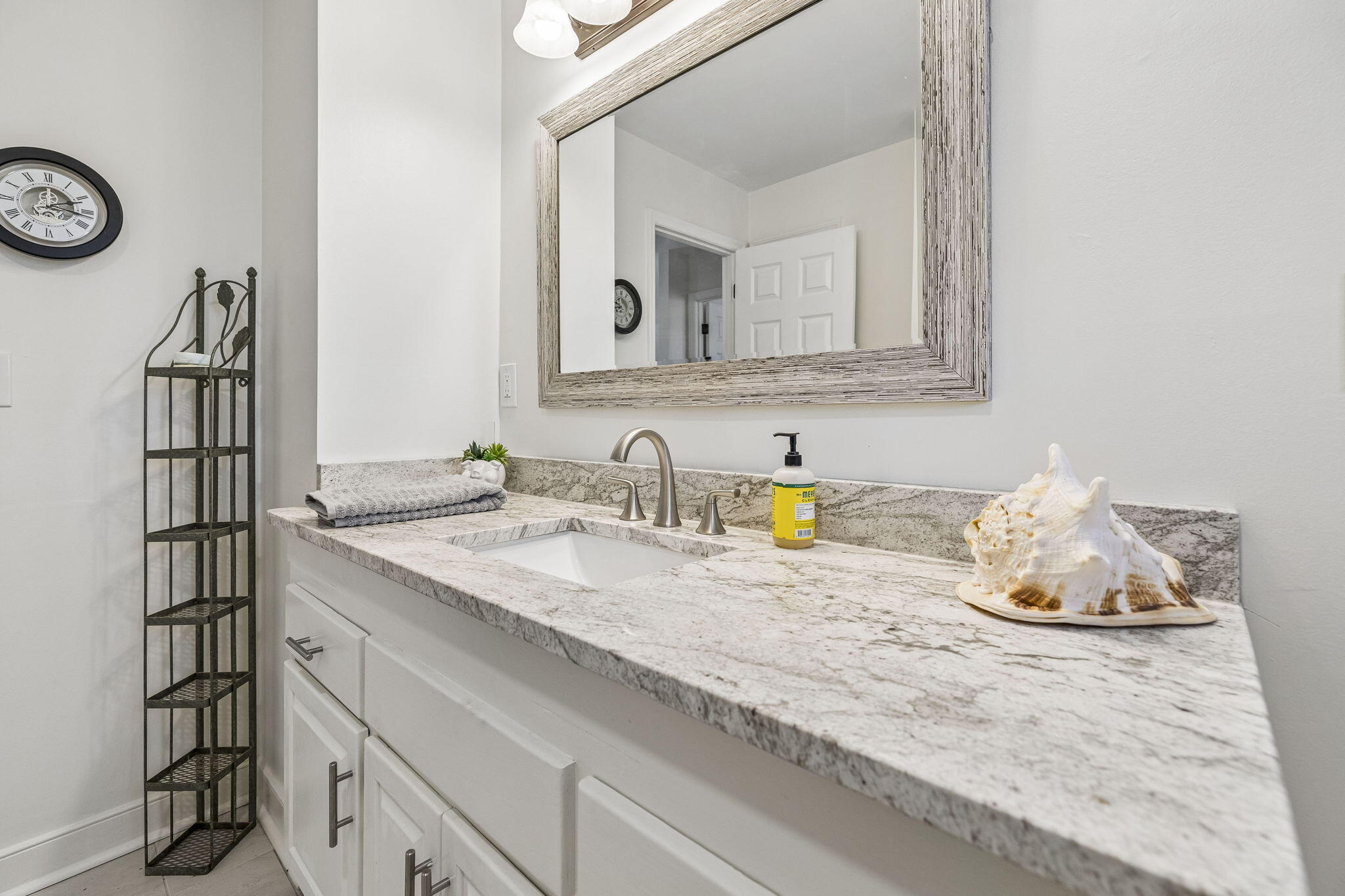 9306 W Ridge Trail Road