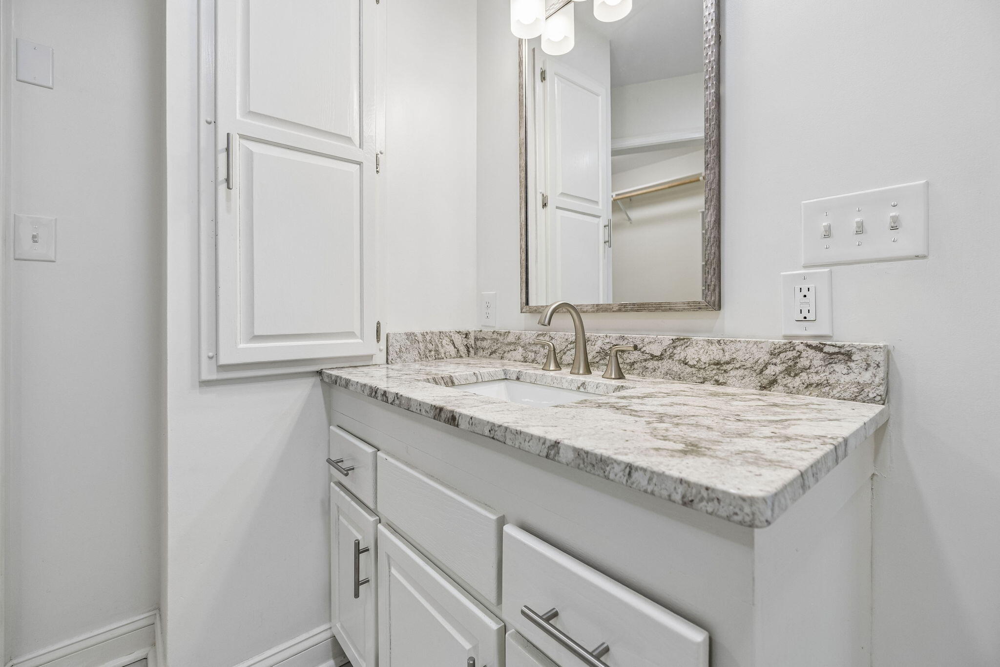 9306 W Ridge Trail Road