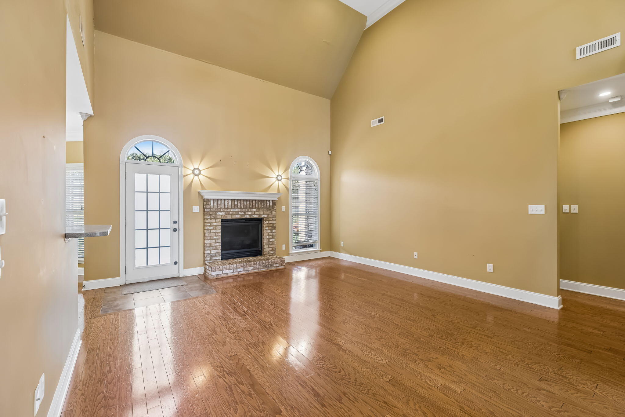 10421 Laurel Pointe Lane