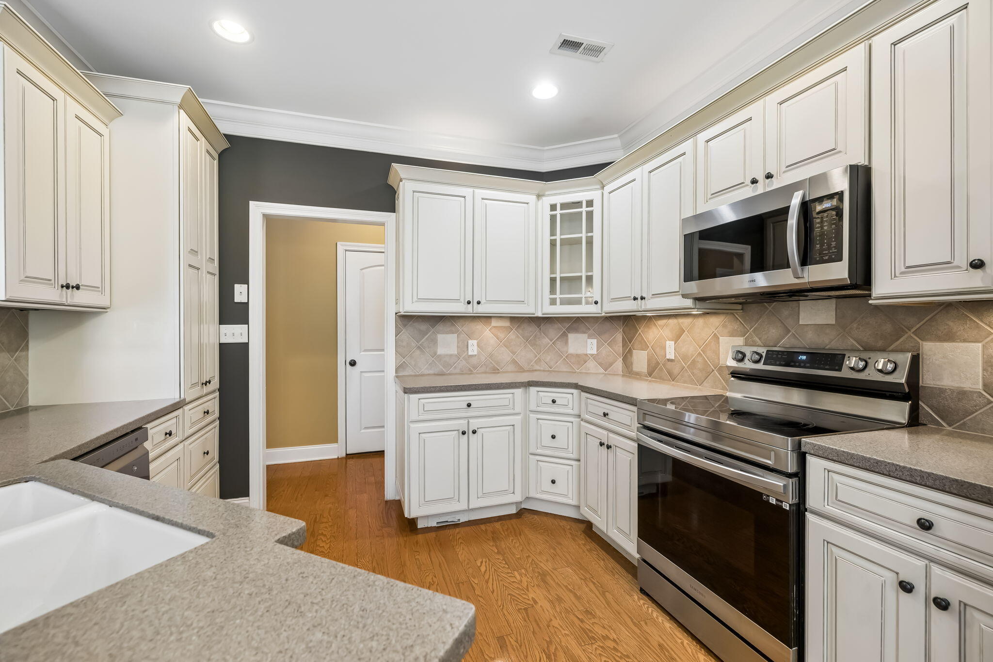 10421 Laurel Pointe Lane