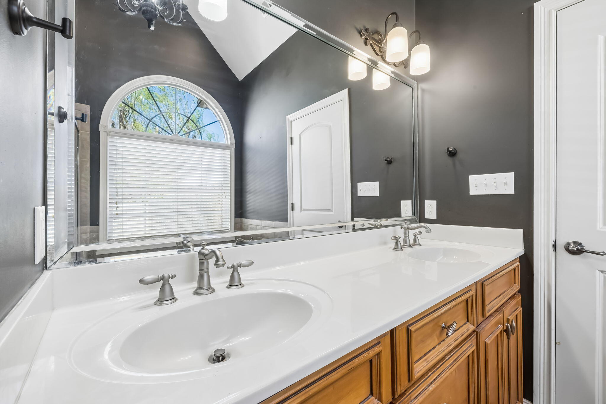 10421 Laurel Pointe Lane