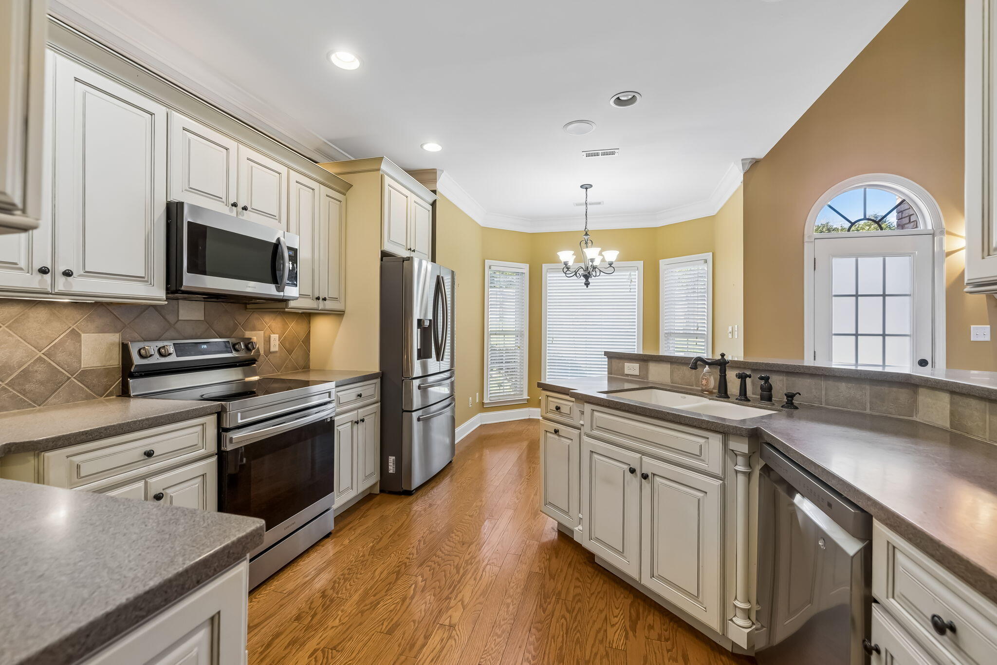 10421 Laurel Pointe Lane