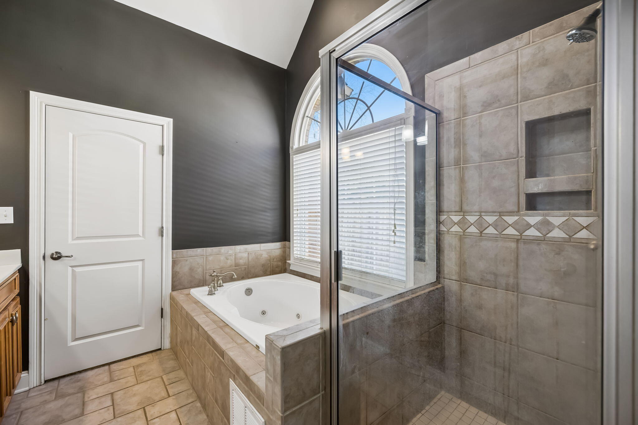 10421 Laurel Pointe Lane