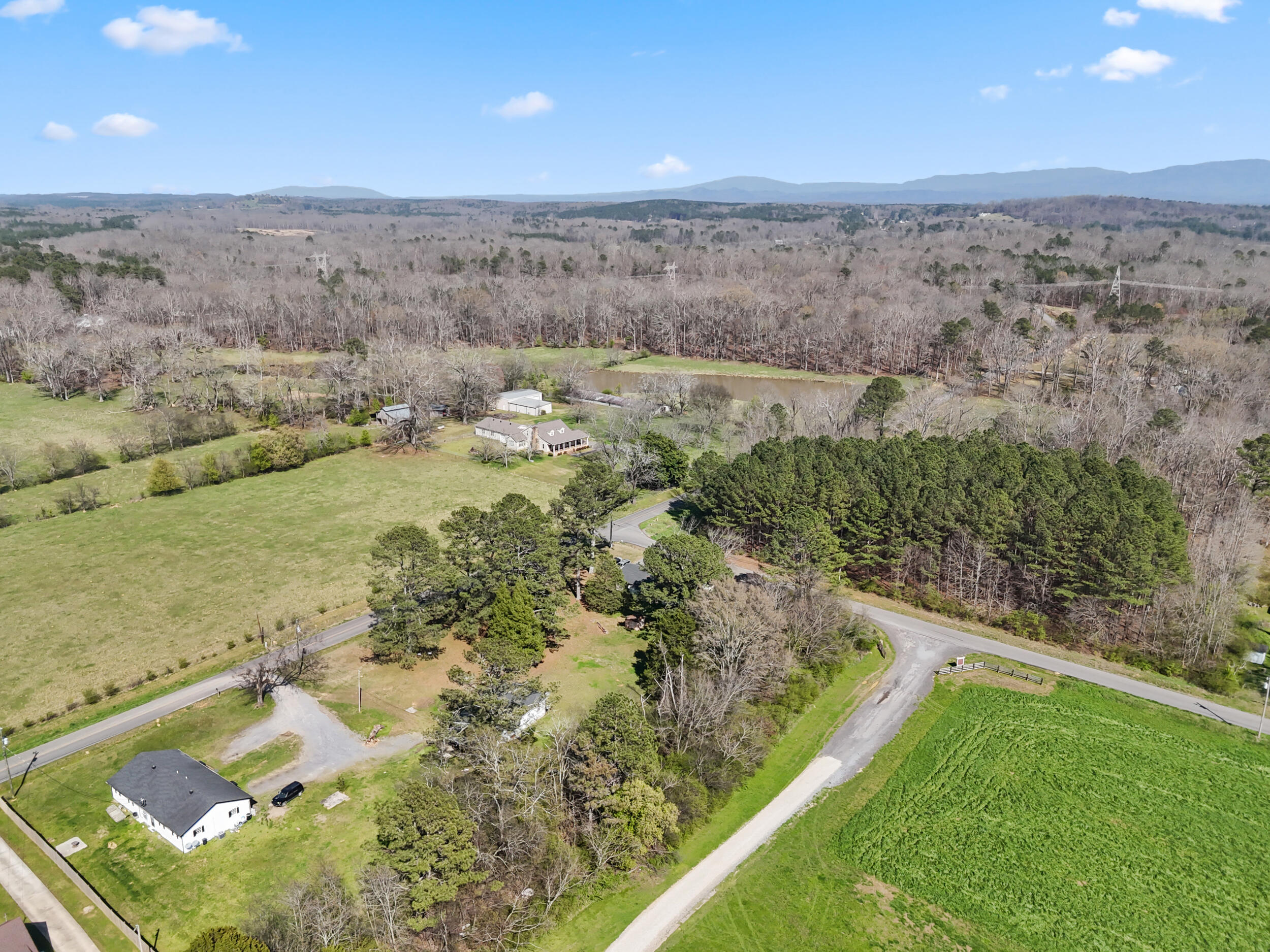 3943 Tom Manis Road NE