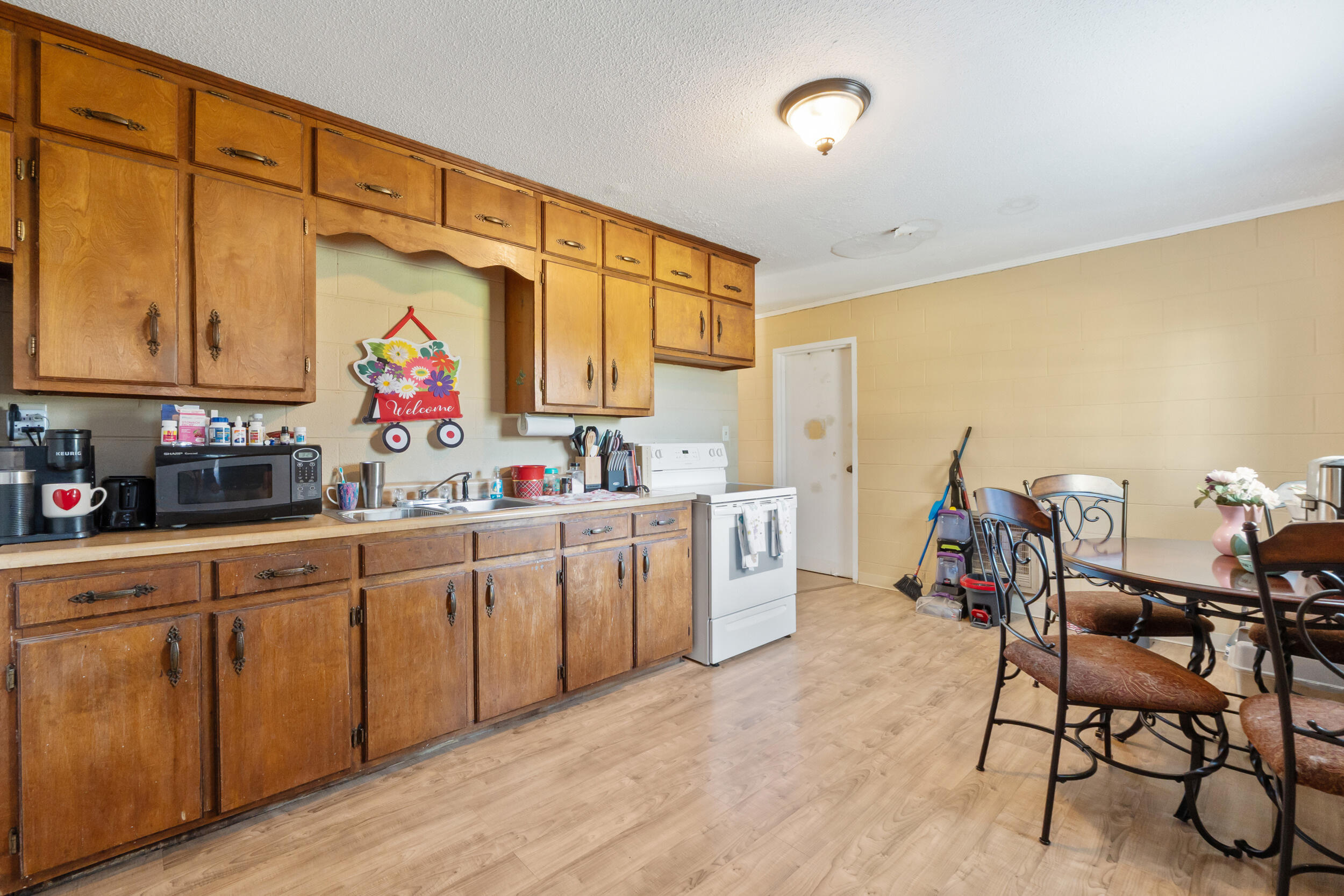 3943 Tom Manis Road NE