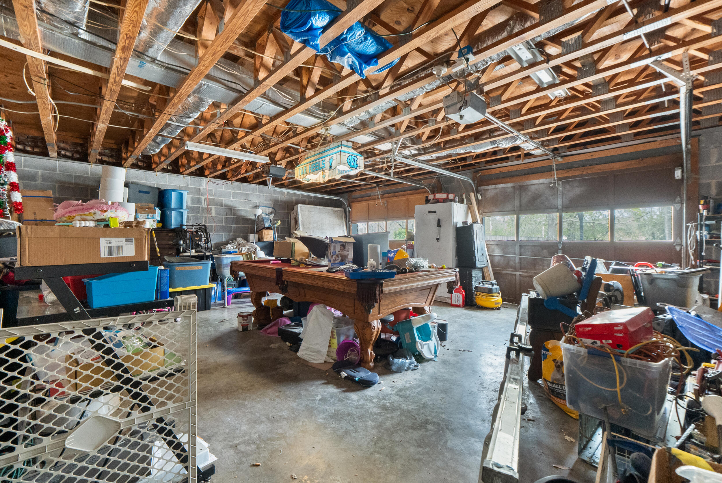 211 Lakeview Drive SE