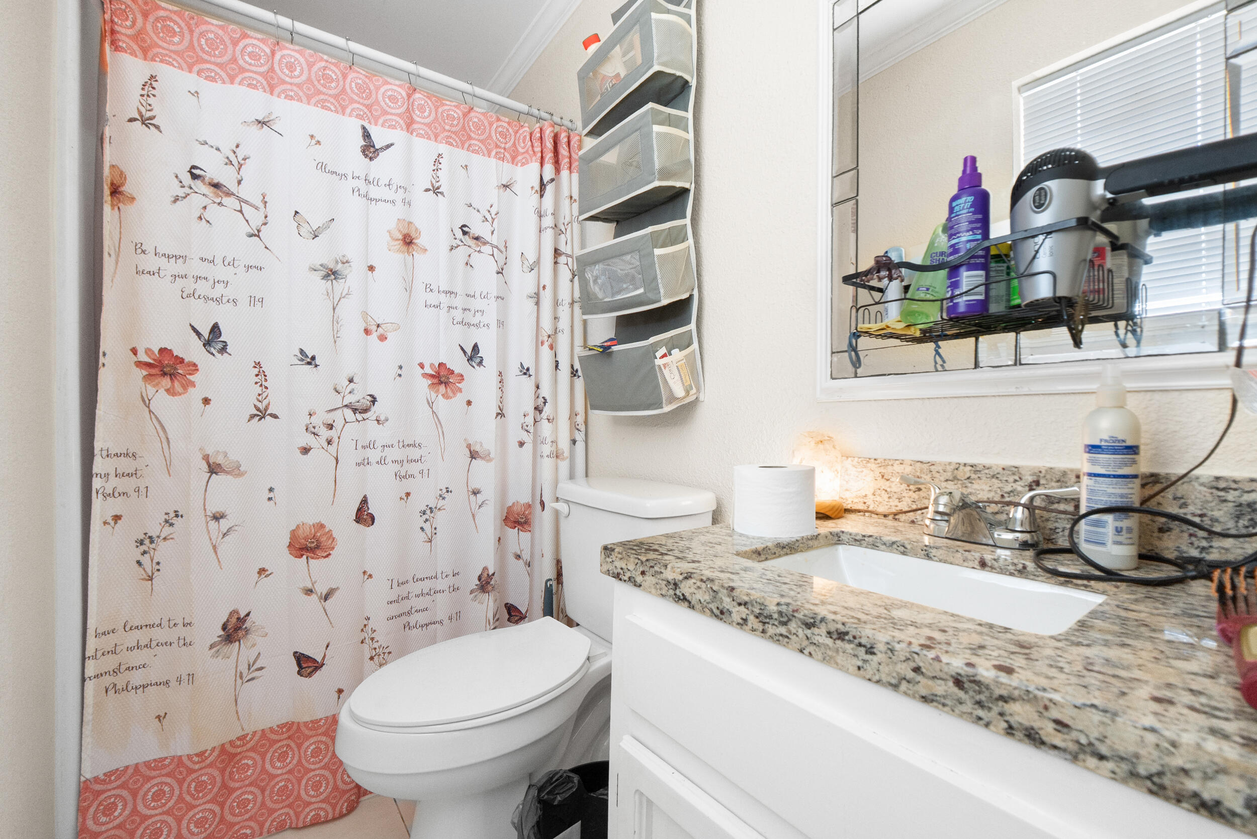 211 Lakeview Drive SE