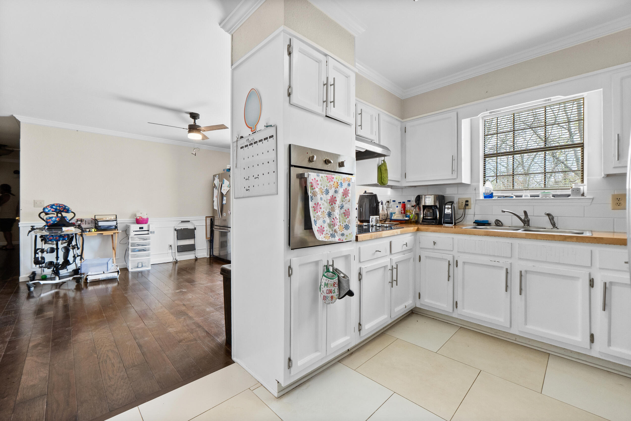 211 Lakeview Drive SE