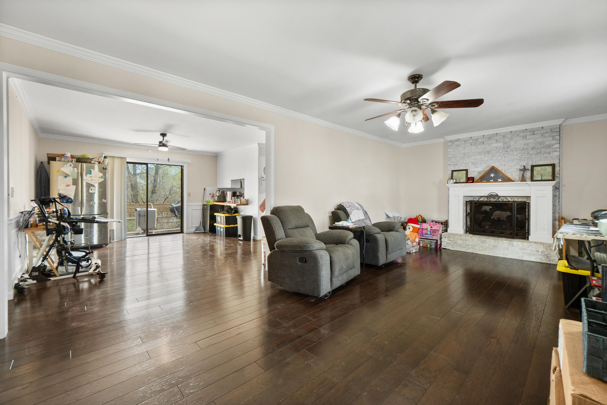 211 Lakeview Drive SE