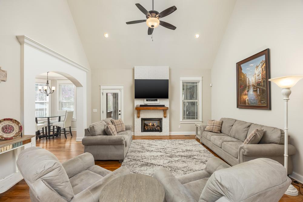 6567 Satjanon Drive