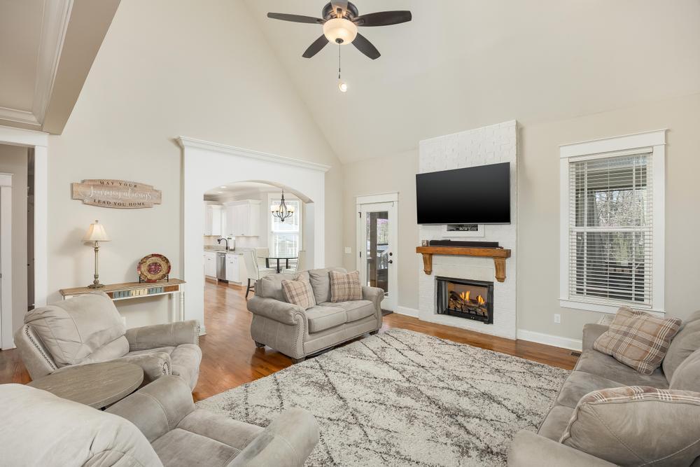 6567 Satjanon Drive